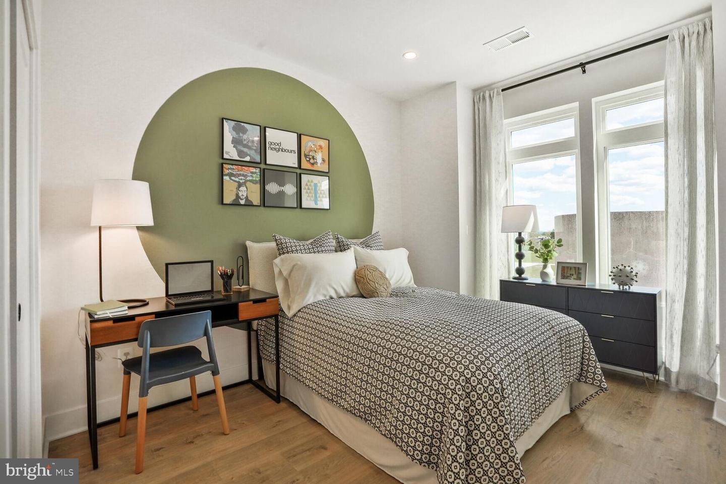 61 LOWER SERVICE CT NW #THE BEND 863, WASHINGTON, District Of Columbia 20001, 3 Bedrooms Bedrooms, ,2 BathroomsBathrooms,Residential,For sale,61 LOWER SERVICE CT NW #THE BEND 863,DCDC2209896 MLS # DCDC2209896