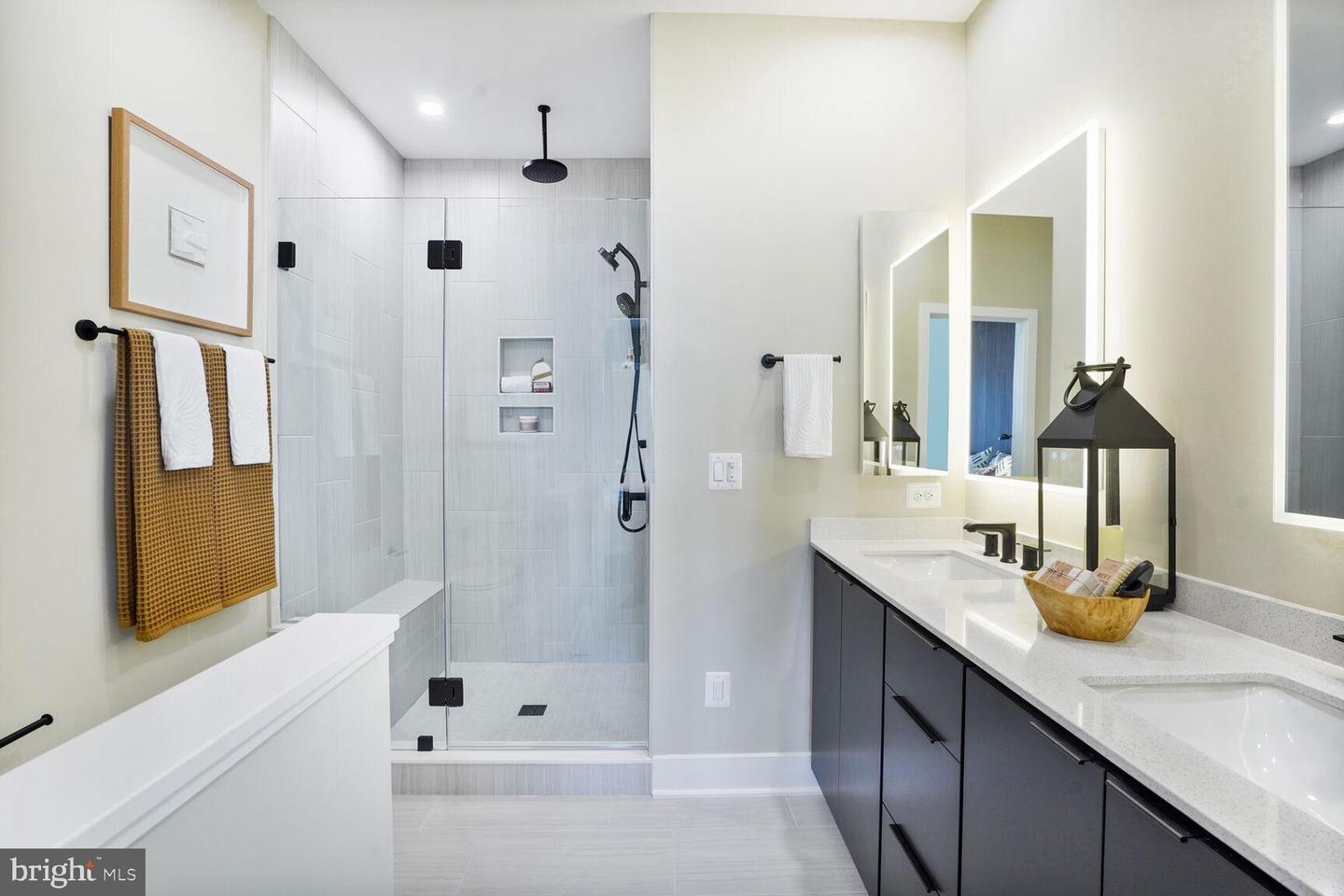 61 LOWER SERVICE CT NW #THE BEND 863, WASHINGTON, District Of Columbia 20001, 3 Bedrooms Bedrooms, ,2 BathroomsBathrooms,Residential,For sale,61 LOWER SERVICE CT NW #THE BEND 863,DCDC2209896 MLS # DCDC2209896
