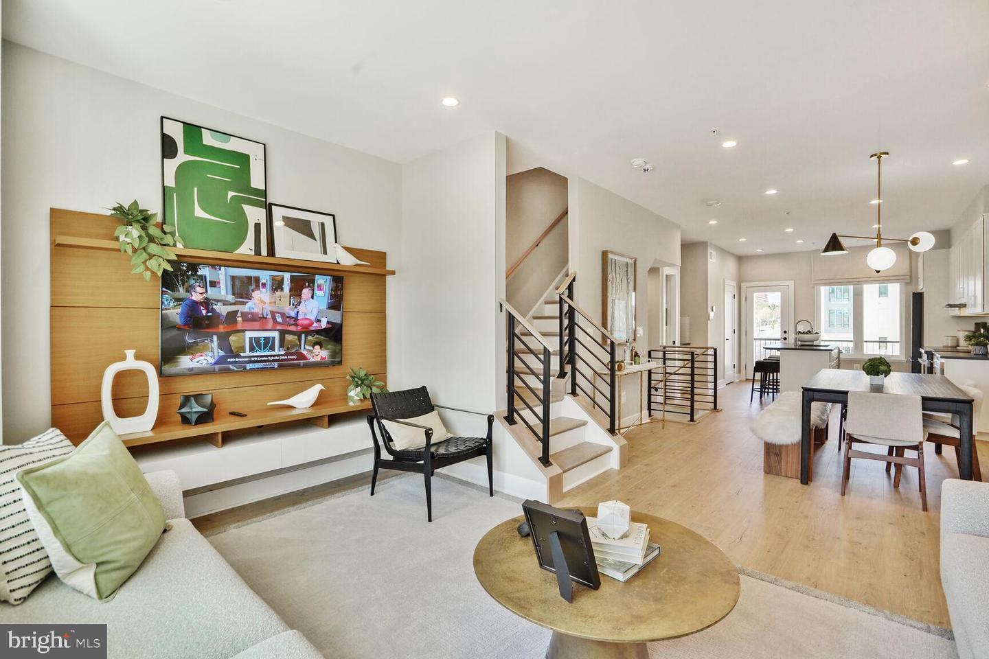 61 LOWER SERVICE CT NW #THE BEND 863, WASHINGTON, District Of Columbia 20001, 3 Bedrooms Bedrooms, ,2 BathroomsBathrooms,Residential,For sale,61 LOWER SERVICE CT NW #THE BEND 863,DCDC2209896 MLS # DCDC2209896