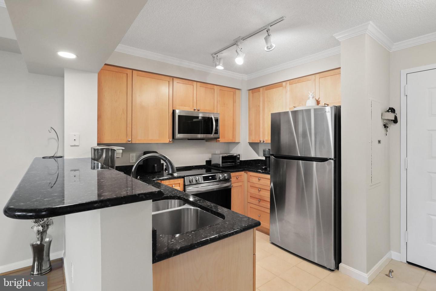 3101 N HAMPTON DR #1410, ALEXANDRIA, Virginia 22302, 1 Bedroom Bedrooms, ,1 BathroomBathrooms,Residential,For sale,3101 N HAMPTON DR #1410,VAAX2040194 MLS # VAAX2040194