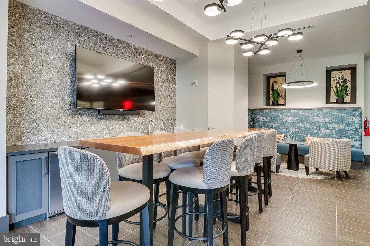 3101 N HAMPTON DR #1410, ALEXANDRIA, Virginia 22302, 1 Bedroom Bedrooms, ,1 BathroomBathrooms,Residential,For sale,3101 N HAMPTON DR #1410,VAAX2040194 MLS # VAAX2040194