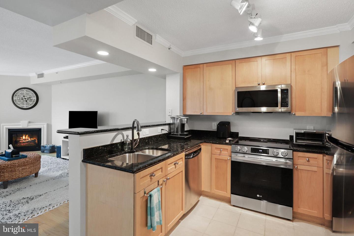 3101 N HAMPTON DR #1410, ALEXANDRIA, Virginia 22302, 1 Bedroom Bedrooms, ,1 BathroomBathrooms,Residential,For sale,3101 N HAMPTON DR #1410,VAAX2040194 MLS # VAAX2040194