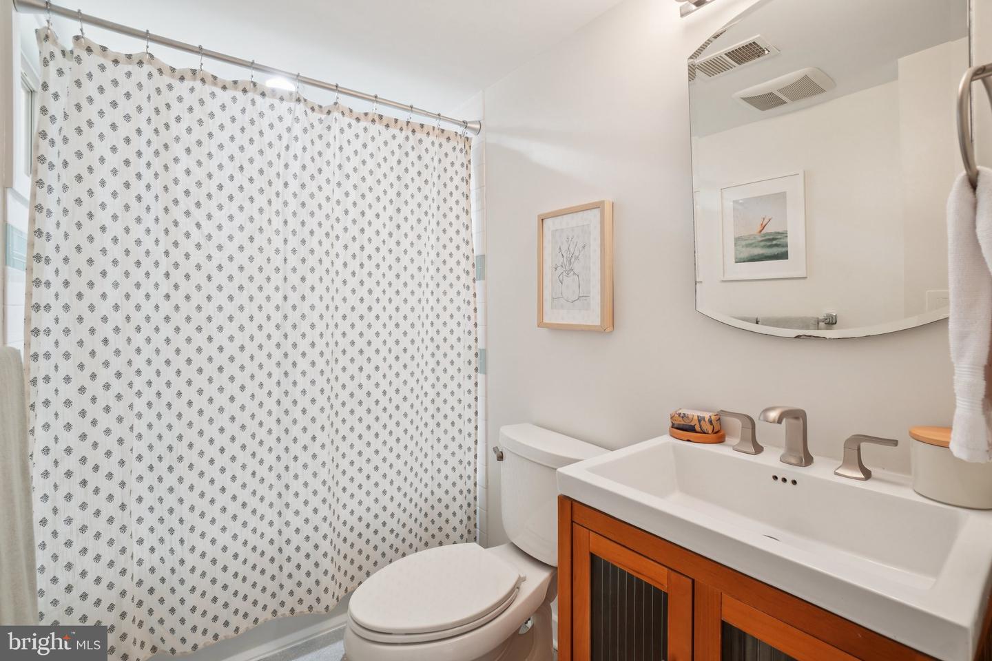735 ROCK CREEK CHURCH RD NW #A, WASHINGTON, District Of Columbia 20010, 2 Bedrooms Bedrooms, ,2 BathroomsBathrooms,Residential,For sale,735 ROCK CREEK CHURCH RD NW #A,DCDC2189972 MLS # DCDC2189972