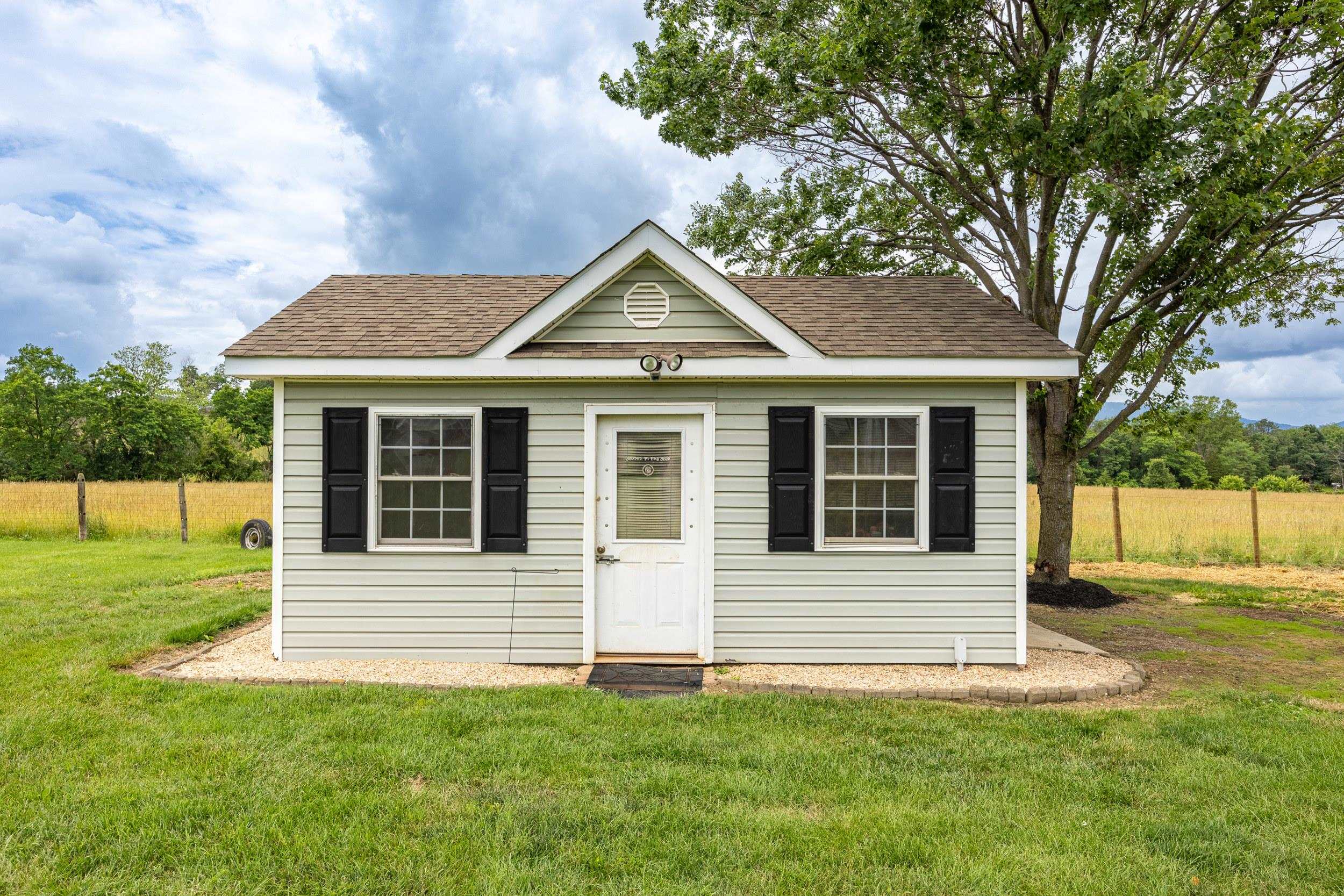 127 DEERFIELD ESTATES DR, STANLEY, Virginia 22851, 3 Bedrooms Bedrooms, ,2 BathroomsBathrooms,Residential,127 DEERFIELD ESTATES DR,666020 MLS # 666020