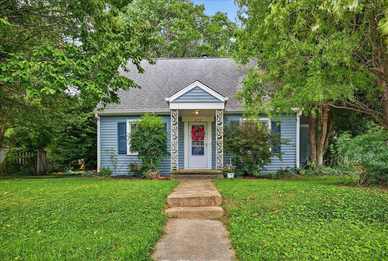 576 S MAGNOLIA AVE, WAYNESBORO, Virginia 22980, 2 Bedrooms Bedrooms, ,2 BathroomsBathrooms,Residential,576 S MAGNOLIA AVE,666622 MLS # 666622