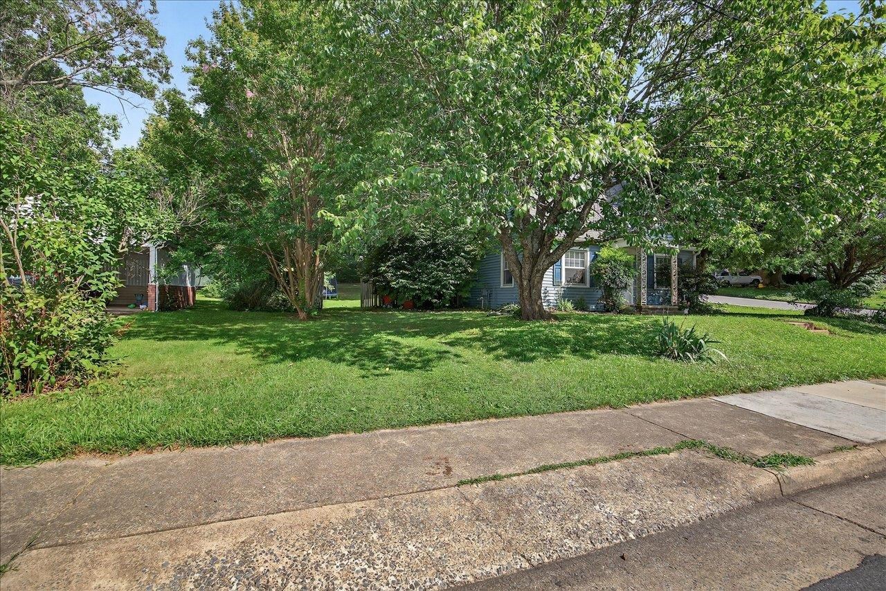 576 S MAGNOLIA AVE, WAYNESBORO, Virginia 22980, 2 Bedrooms Bedrooms, ,2 BathroomsBathrooms,Residential,576 S MAGNOLIA AVE,666622 MLS # 666622