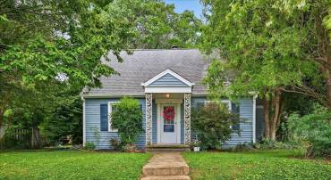 576 S MAGNOLIA AVE, WAYNESBORO, Virginia 22980, 2 Bedrooms Bedrooms, ,2 BathroomsBathrooms,Residential,576 S MAGNOLIA AVE,666622 MLS # 666622