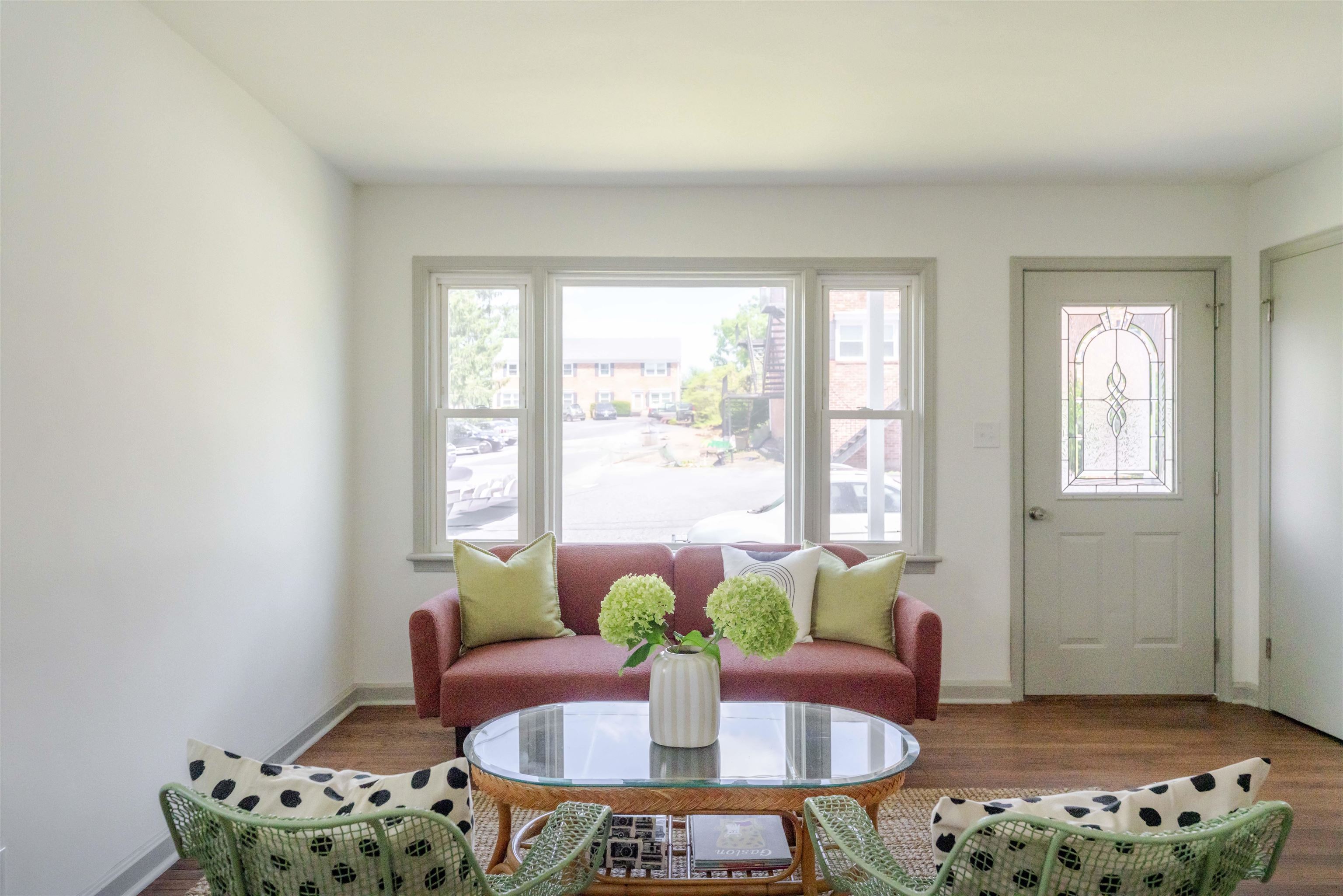 104 EAST AVE, STAUNTON, Virginia 24401, 2 Bedrooms Bedrooms, ,1 BathroomBathrooms,Residential,104 EAST AVE,666623 MLS # 666623