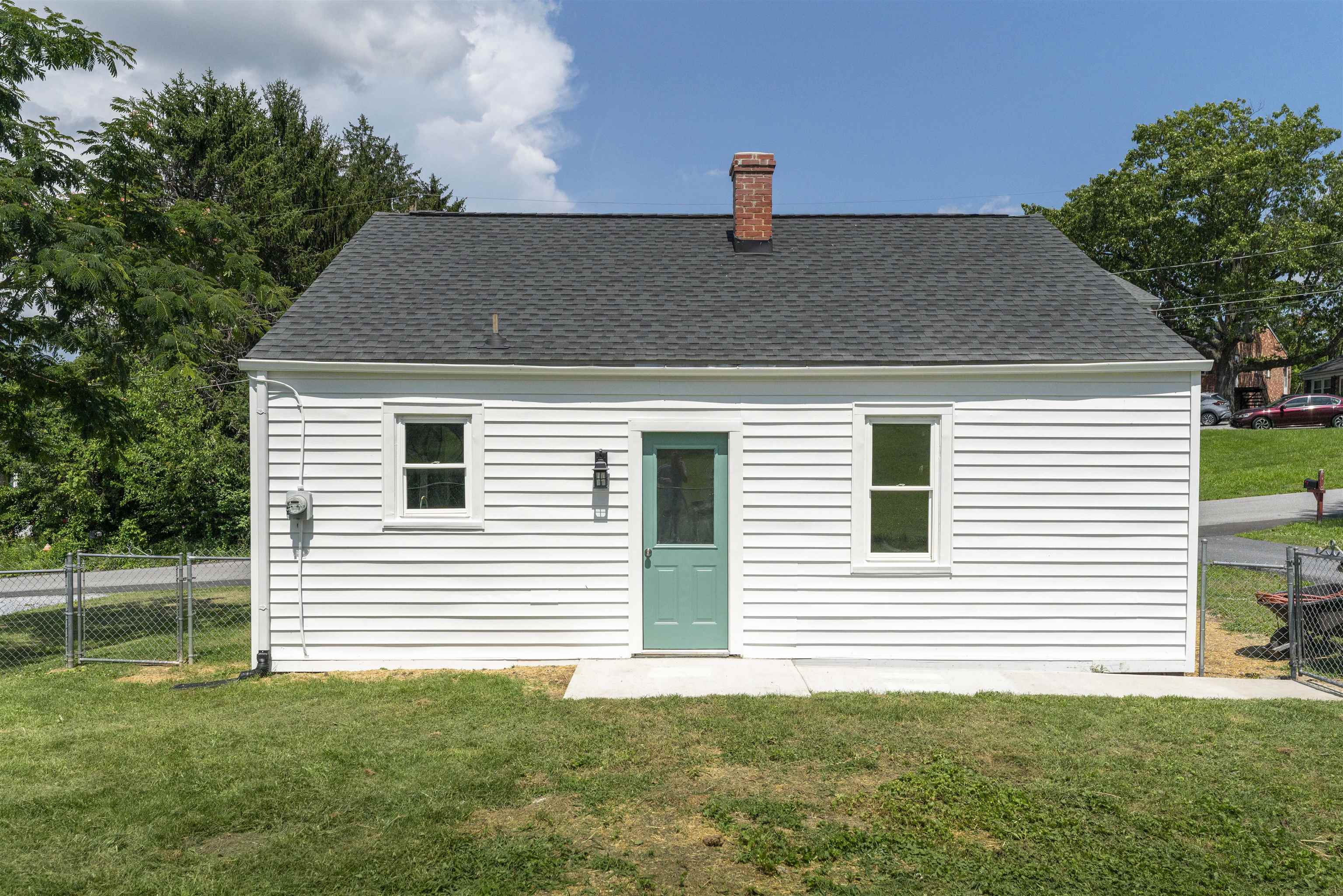 104 EAST AVE, STAUNTON, Virginia 24401, 2 Bedrooms Bedrooms, ,1 BathroomBathrooms,Residential,104 EAST AVE,666623 MLS # 666623