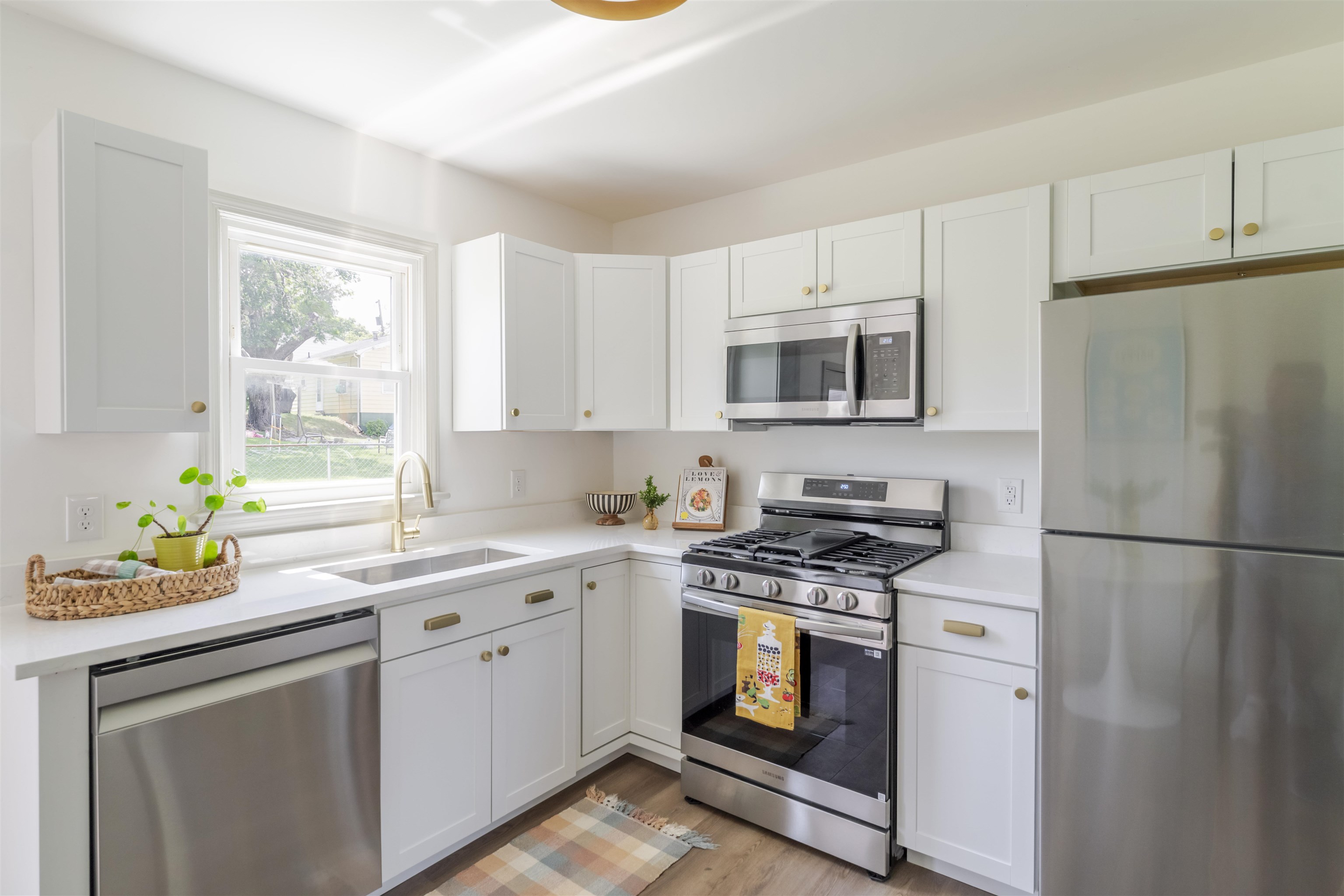 104 EAST AVE, STAUNTON, Virginia 24401, 2 Bedrooms Bedrooms, ,1 BathroomBathrooms,Residential,104 EAST AVE,666623 MLS # 666623