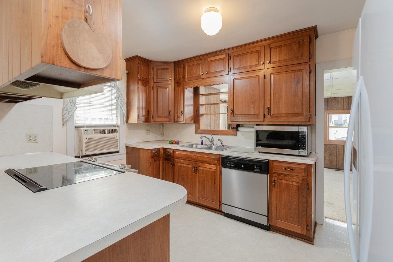 131 S WILLOW ST, HARRISONBURG, Virginia 22802, 3 Bedrooms Bedrooms, ,1 BathroomBathrooms,Residential,131 S WILLOW ST,666638 MLS # 666638