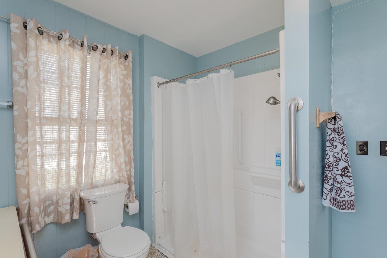 131 S WILLOW ST, HARRISONBURG, Virginia 22802, 3 Bedrooms Bedrooms, ,1 BathroomBathrooms,Residential,131 S WILLOW ST,666638 MLS # 666638