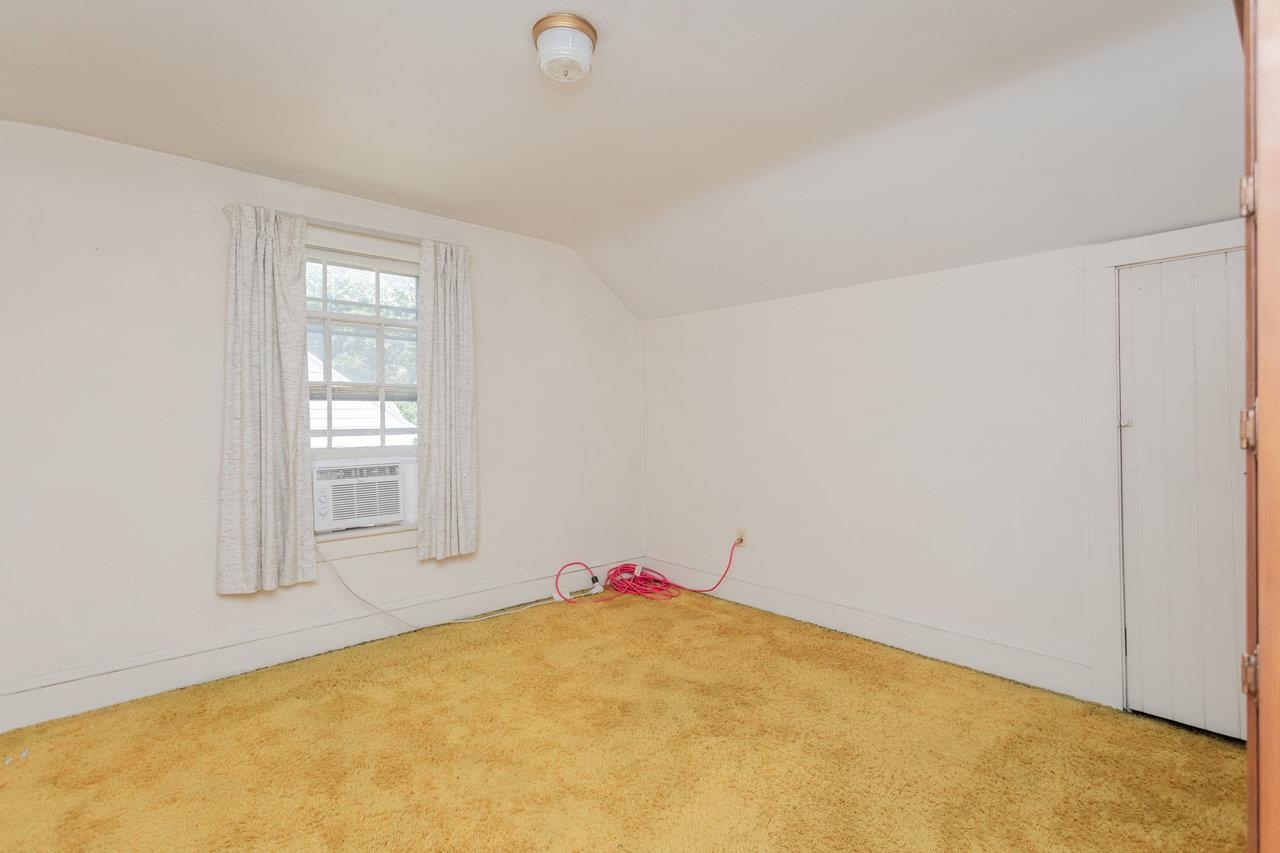 131 S WILLOW ST, HARRISONBURG, Virginia 22802, 3 Bedrooms Bedrooms, ,1 BathroomBathrooms,Residential,131 S WILLOW ST,666638 MLS # 666638