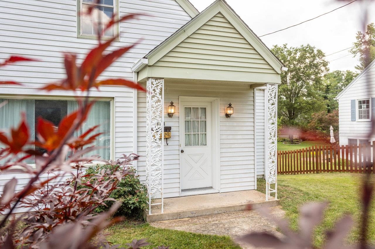 131 S WILLOW ST, HARRISONBURG, Virginia 22802, 3 Bedrooms Bedrooms, ,1 BathroomBathrooms,Residential,131 S WILLOW ST,666638 MLS # 666638