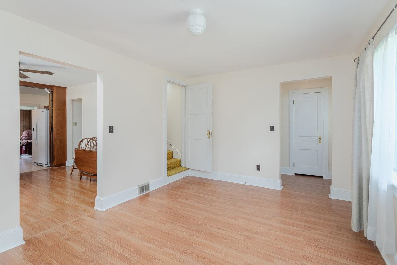 131 S WILLOW ST, HARRISONBURG, Virginia 22802, 3 Bedrooms Bedrooms, ,1 BathroomBathrooms,Residential,131 S WILLOW ST,666638 MLS # 666638