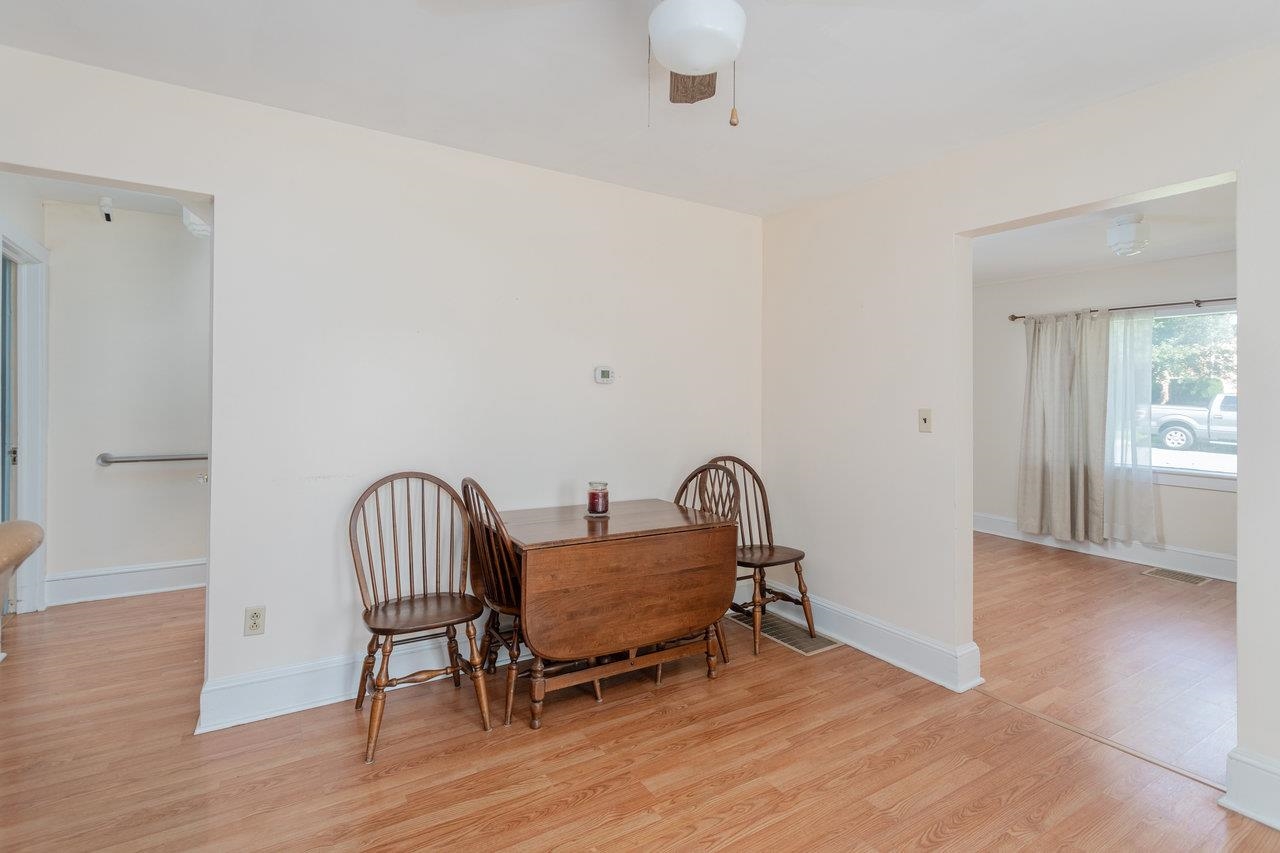 131 S WILLOW ST, HARRISONBURG, Virginia 22802, 3 Bedrooms Bedrooms, ,1 BathroomBathrooms,Residential,131 S WILLOW ST,666638 MLS # 666638