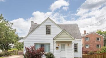 131 S WILLOW ST, HARRISONBURG, Virginia 22802, 3 Bedrooms Bedrooms, ,1 BathroomBathrooms,Residential,131 S WILLOW ST,666638 MLS # 666638