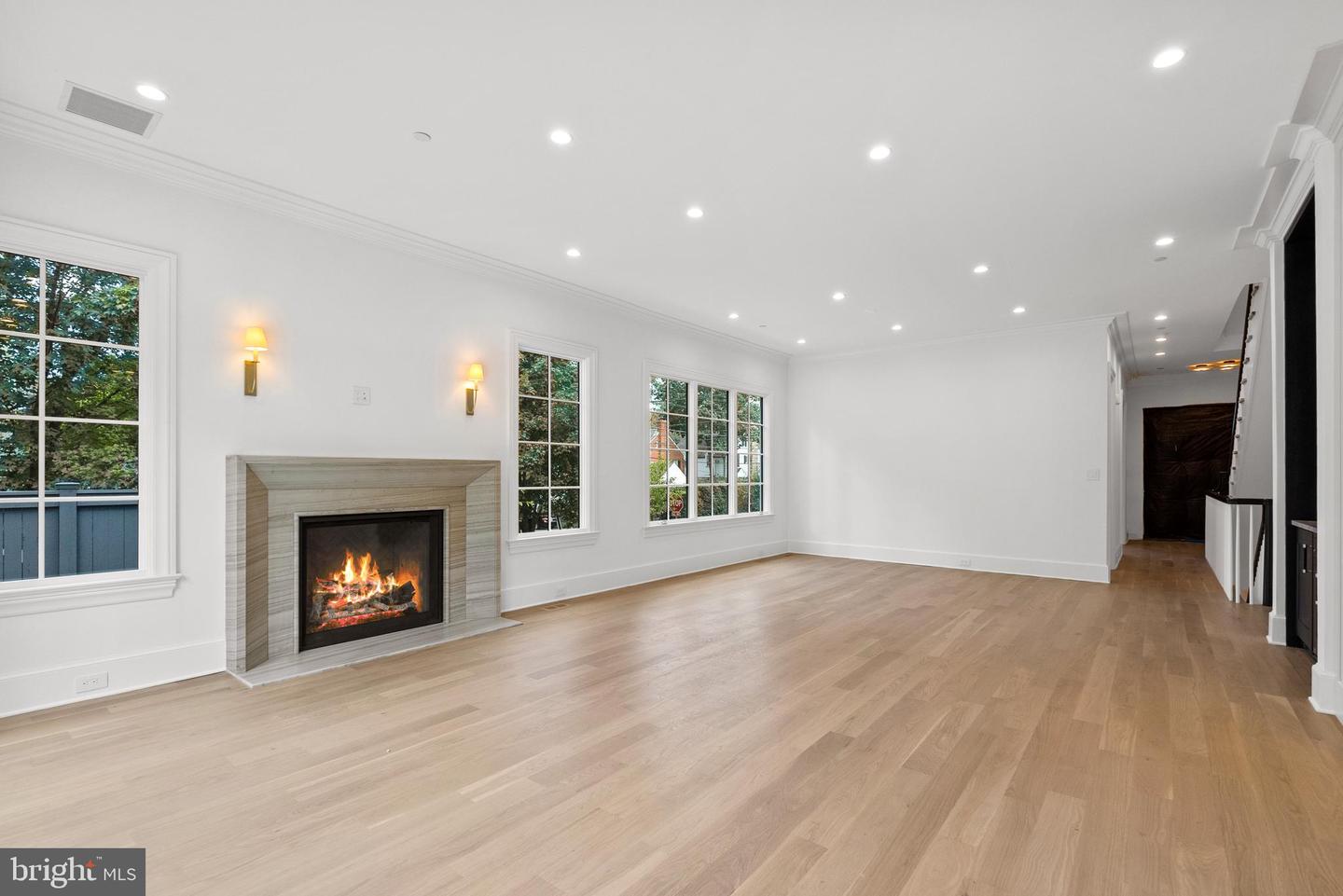 4200 49TH ST NW, WASHINGTON, District Of Columbia 20016, 5 Bedrooms Bedrooms, ,5 BathroomsBathrooms,Residential,For sale,4200 49TH ST NW,DCDC2201832 MLS # DCDC2201832