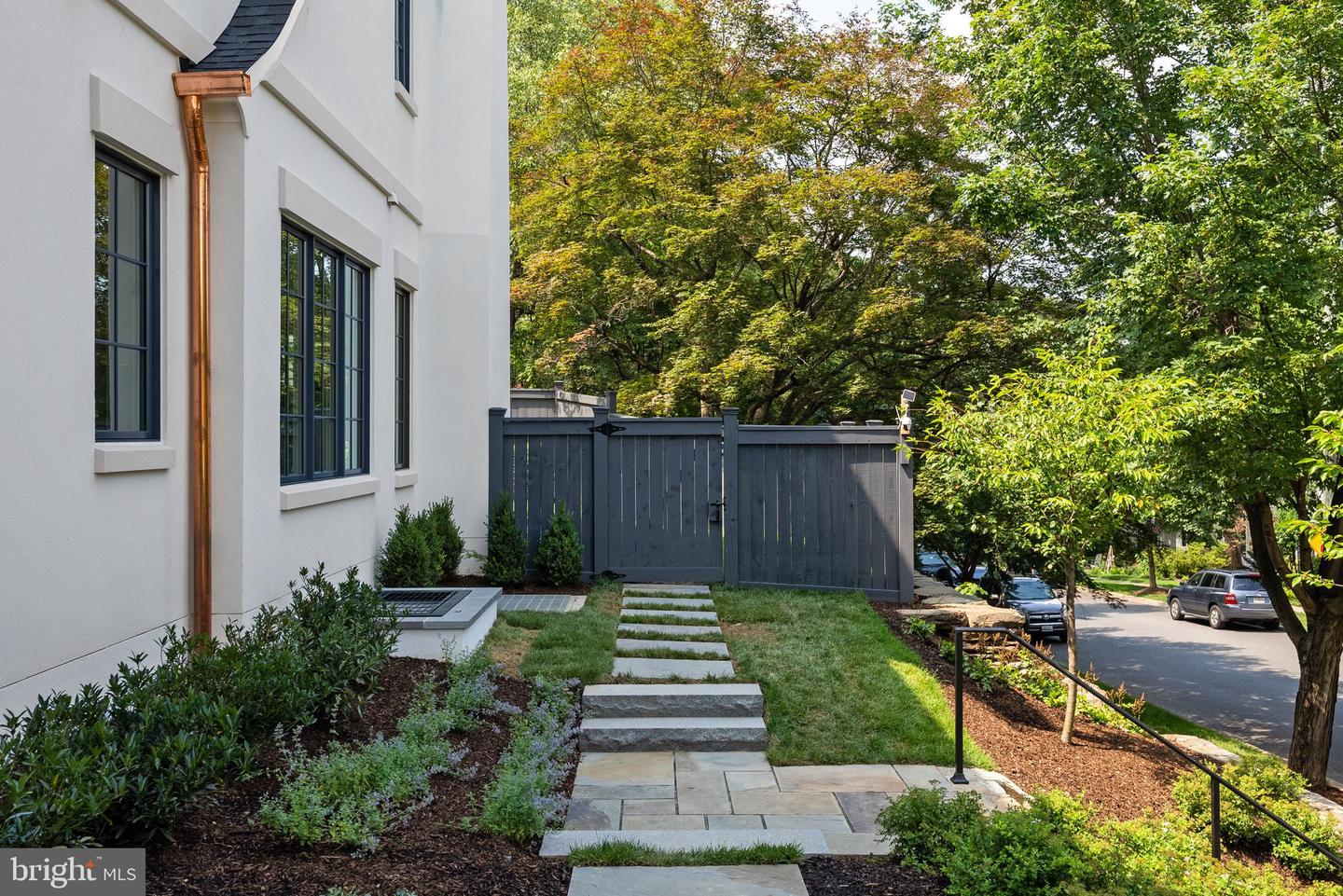 4200 49TH ST NW, WASHINGTON, District Of Columbia 20016, 5 Bedrooms Bedrooms, ,5 BathroomsBathrooms,Residential,For sale,4200 49TH ST NW,DCDC2201832 MLS # DCDC2201832