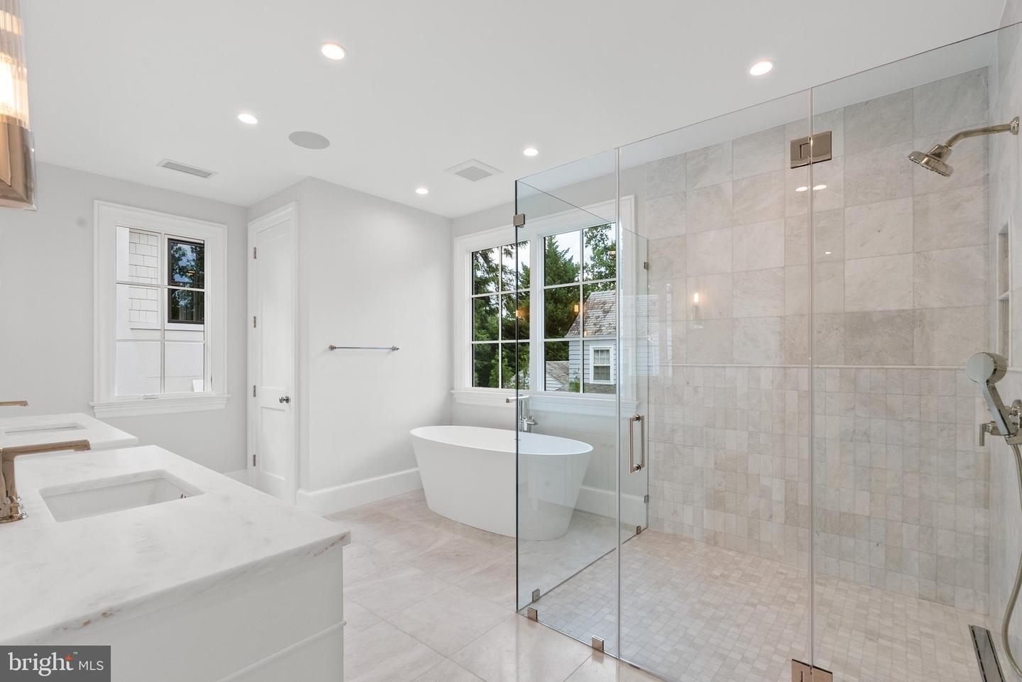 4200 49TH ST NW, WASHINGTON, District Of Columbia 20016, 5 Bedrooms Bedrooms, ,5 BathroomsBathrooms,Residential,For sale,4200 49TH ST NW,DCDC2201832 MLS # DCDC2201832