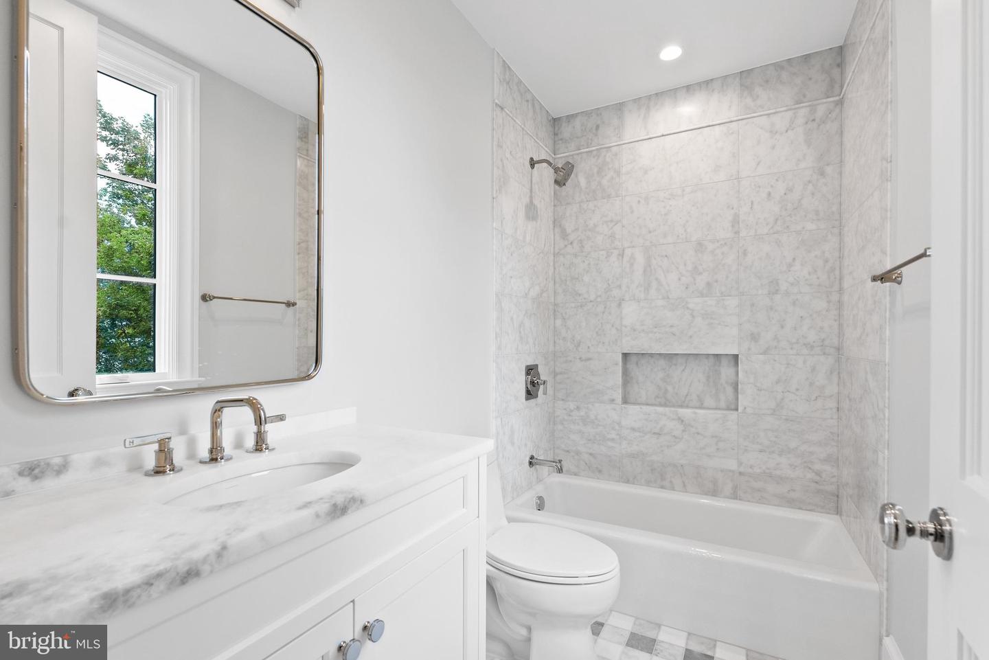 4200 49TH ST NW, WASHINGTON, District Of Columbia 20016, 5 Bedrooms Bedrooms, ,5 BathroomsBathrooms,Residential,For sale,4200 49TH ST NW,DCDC2201832 MLS # DCDC2201832