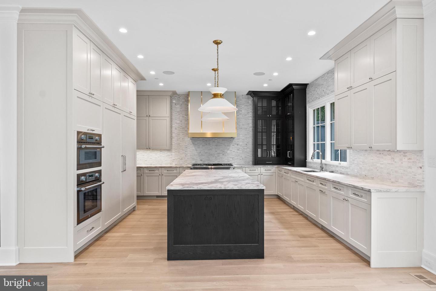 4200 49TH ST NW, WASHINGTON, District Of Columbia 20016, 5 Bedrooms Bedrooms, ,5 BathroomsBathrooms,Residential,For sale,4200 49TH ST NW,DCDC2201832 MLS # DCDC2201832