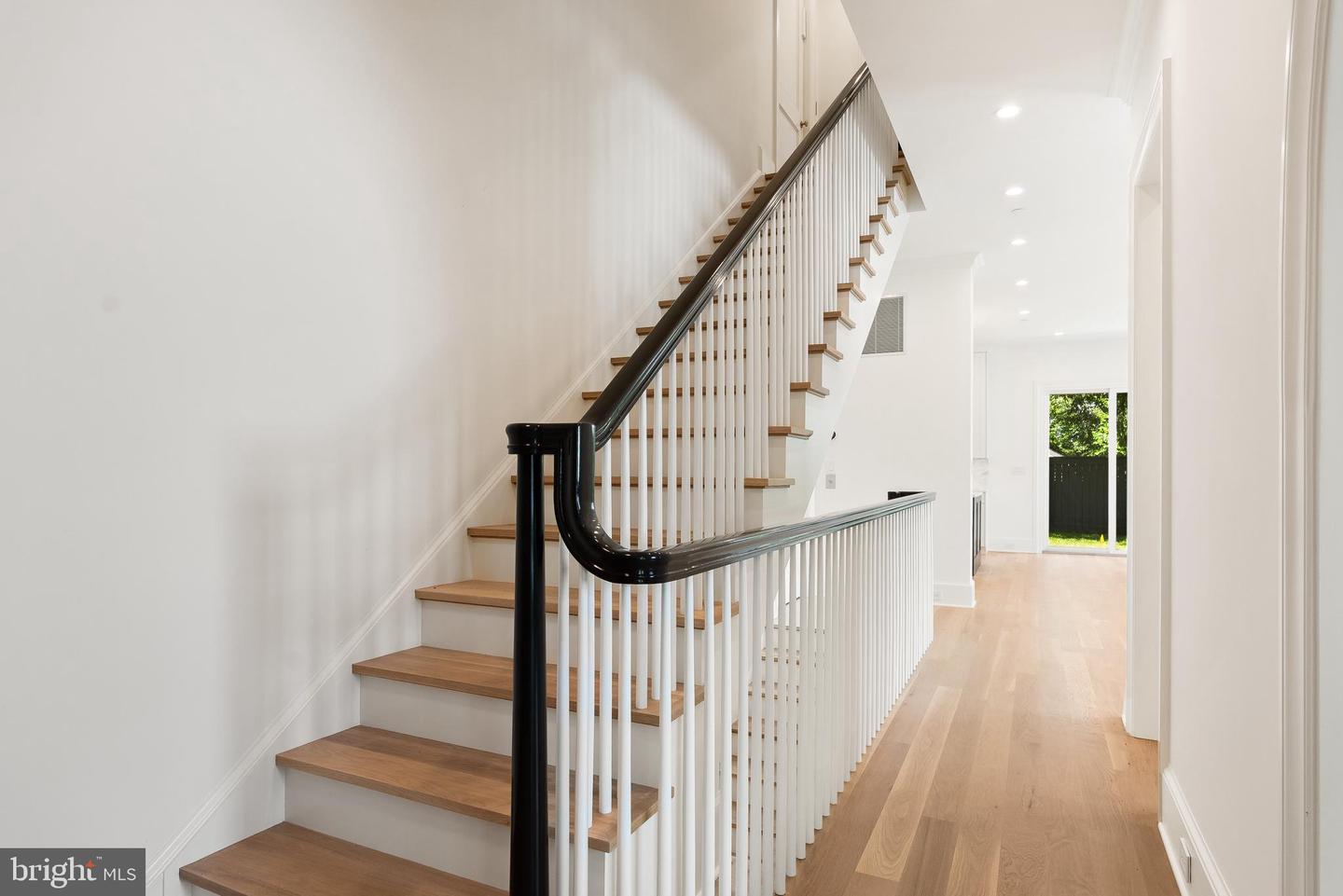 4905 VAN NESS ST NW, WASHINGTON, District Of Columbia 20016, 5 Bedrooms Bedrooms, ,5 BathroomsBathrooms,Residential,For sale,4905 VAN NESS ST NW,DCDC2201834 MLS # DCDC2201834
