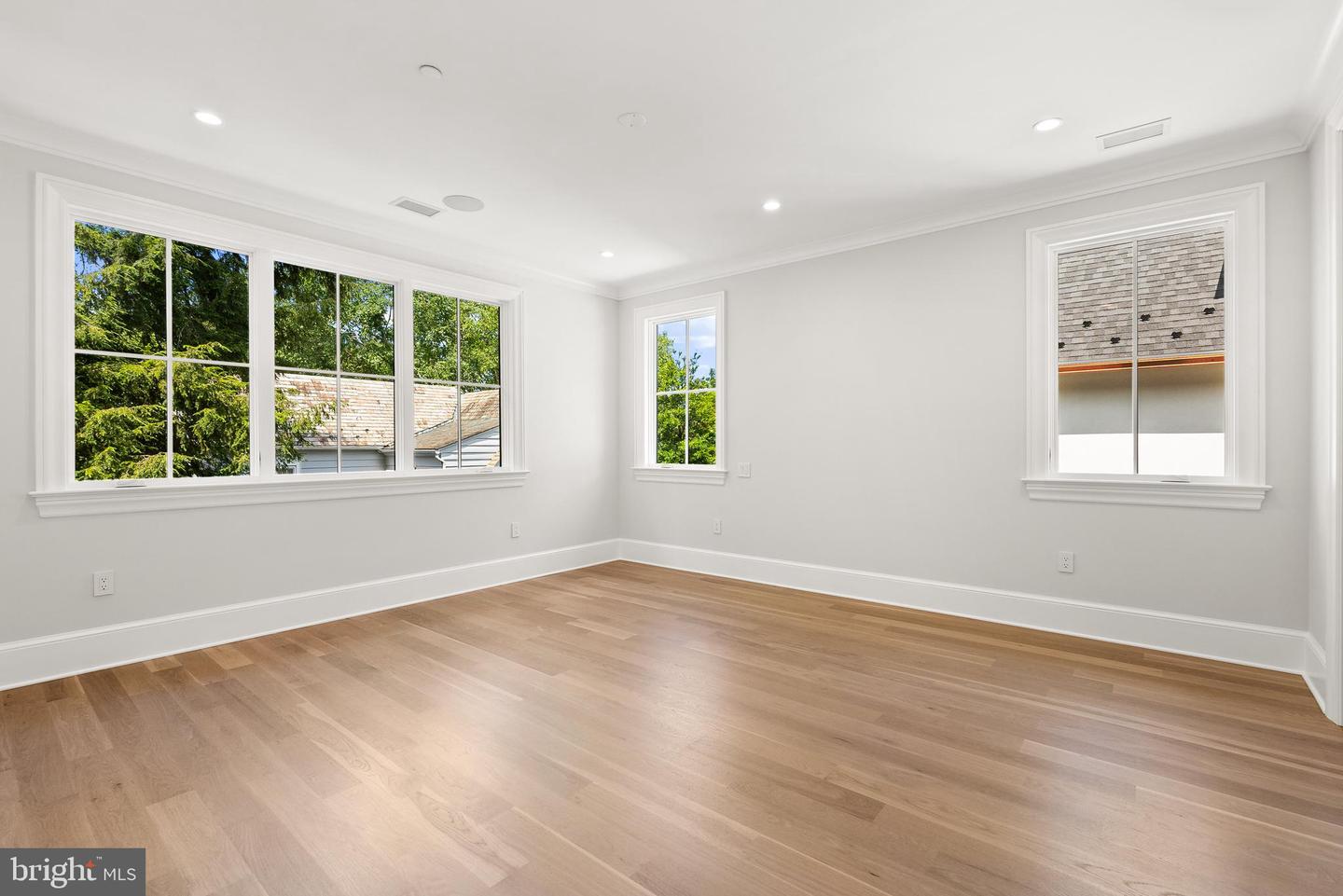 4905 VAN NESS ST NW, WASHINGTON, District Of Columbia 20016, 5 Bedrooms Bedrooms, ,5 BathroomsBathrooms,Residential,For sale,4905 VAN NESS ST NW,DCDC2201834 MLS # DCDC2201834