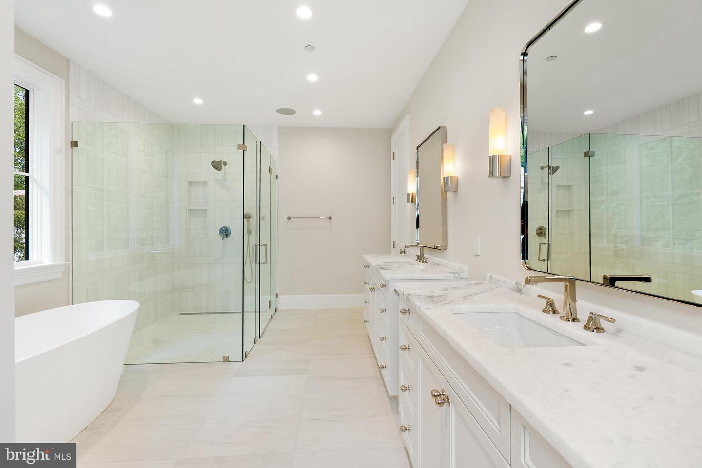4905 VAN NESS ST NW, WASHINGTON, District Of Columbia 20016, 5 Bedrooms Bedrooms, ,5 BathroomsBathrooms,Residential,For sale,4905 VAN NESS ST NW,DCDC2201834 MLS # DCDC2201834
