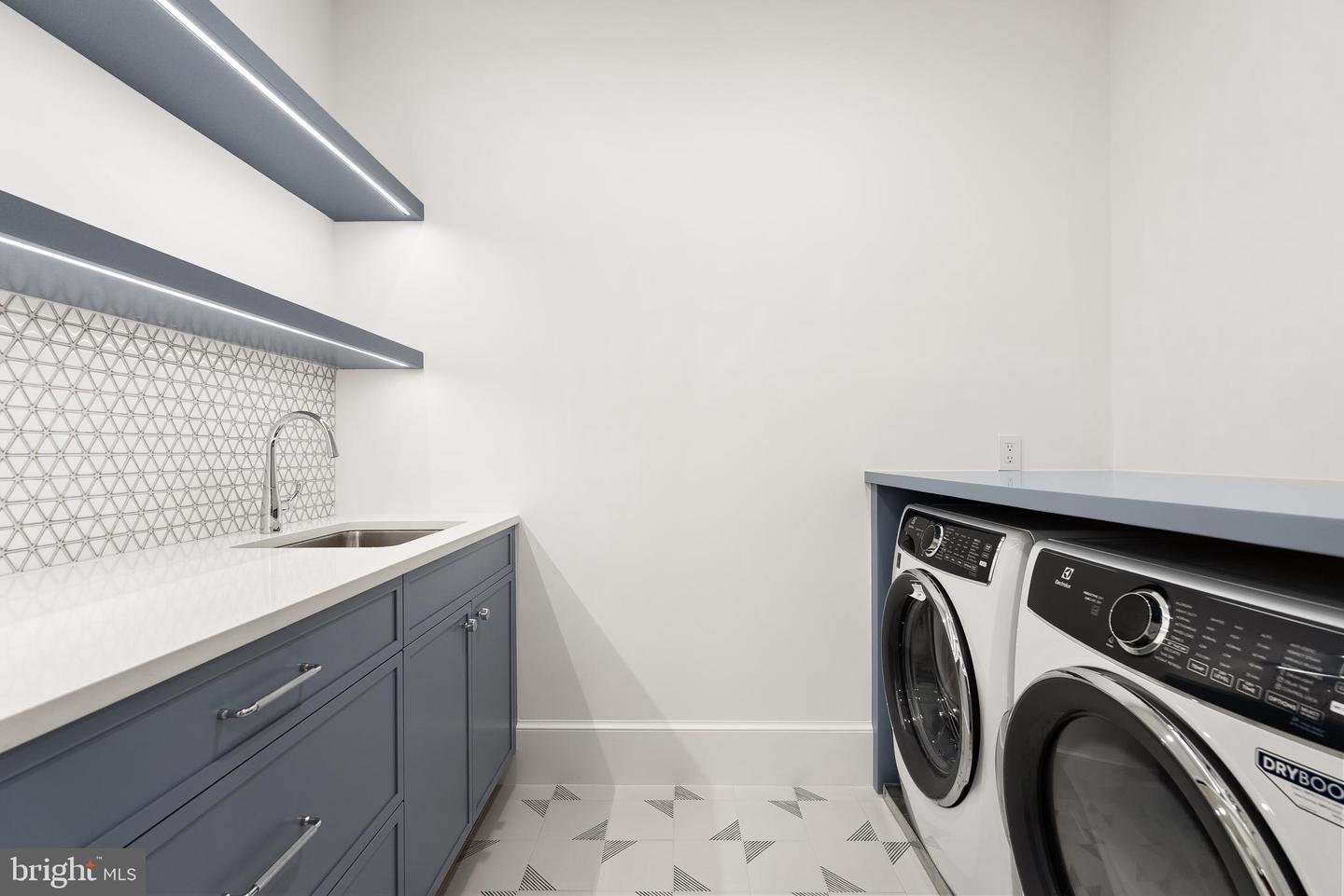 4905 VAN NESS ST NW, WASHINGTON, District Of Columbia 20016, 5 Bedrooms Bedrooms, ,5 BathroomsBathrooms,Residential,For sale,4905 VAN NESS ST NW,DCDC2201834 MLS # DCDC2201834