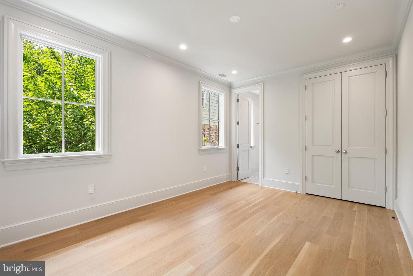 4905 VAN NESS ST NW, WASHINGTON, District Of Columbia 20016, 5 Bedrooms Bedrooms, ,5 BathroomsBathrooms,Residential,For sale,4905 VAN NESS ST NW,DCDC2201834 MLS # DCDC2201834