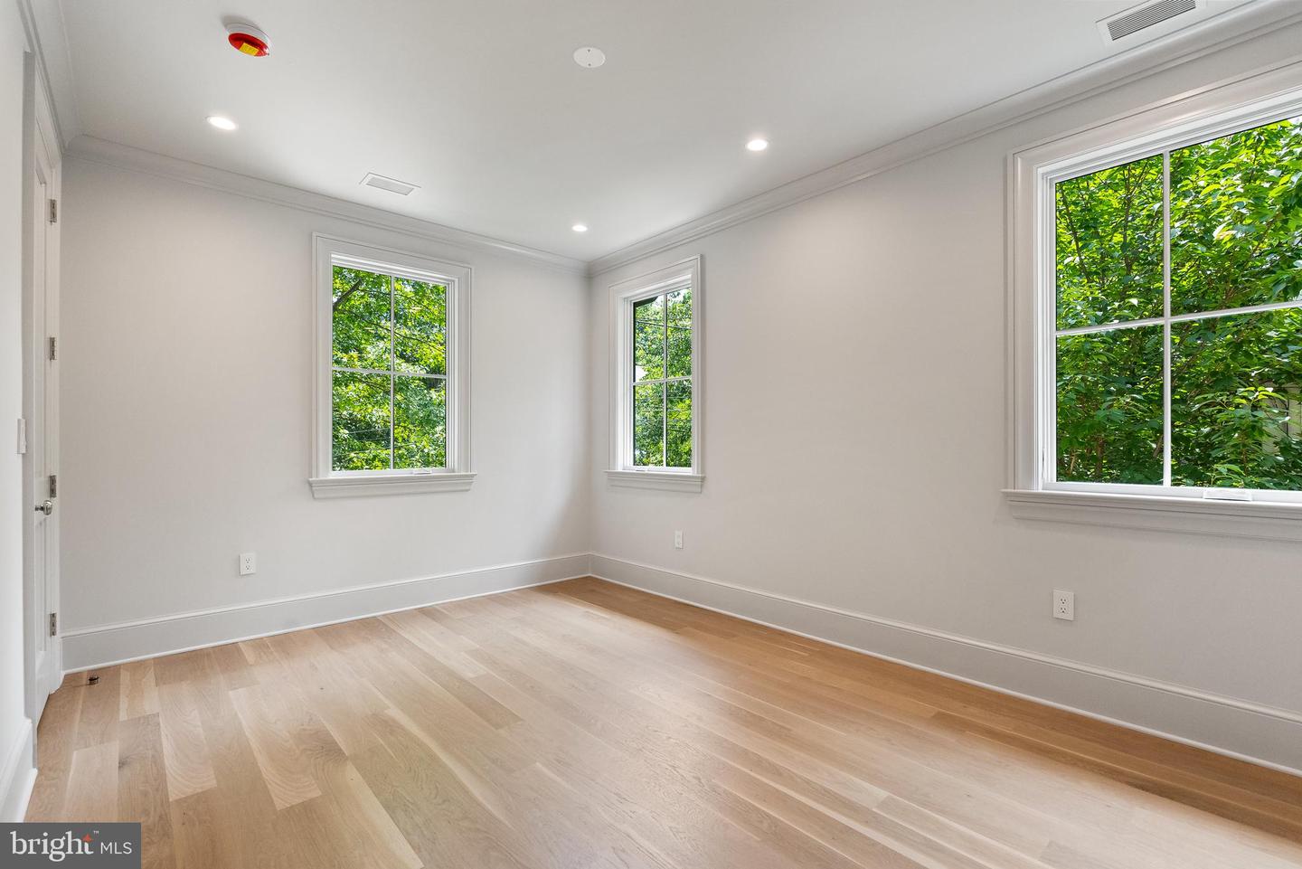 4905 VAN NESS ST NW, WASHINGTON, District Of Columbia 20016, 5 Bedrooms Bedrooms, ,5 BathroomsBathrooms,Residential,For sale,4905 VAN NESS ST NW,DCDC2201834 MLS # DCDC2201834