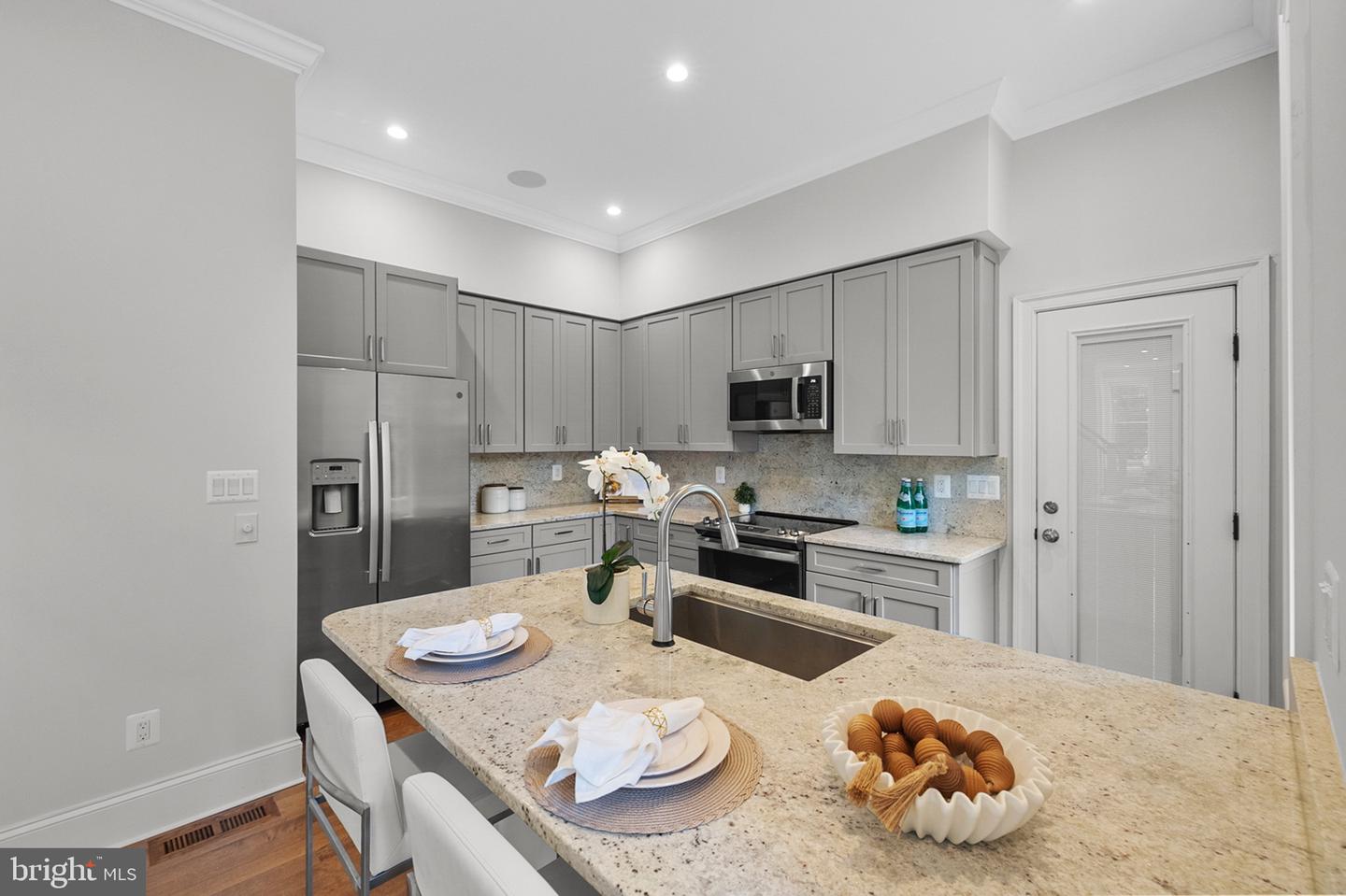 123 13TH ST SE, WASHINGTON, District Of Columbia 20003, 4 Bedrooms Bedrooms, ,3 BathroomsBathrooms,Residential,For sale,123 13TH ST SE,DCDC2203684 MLS # DCDC2203684