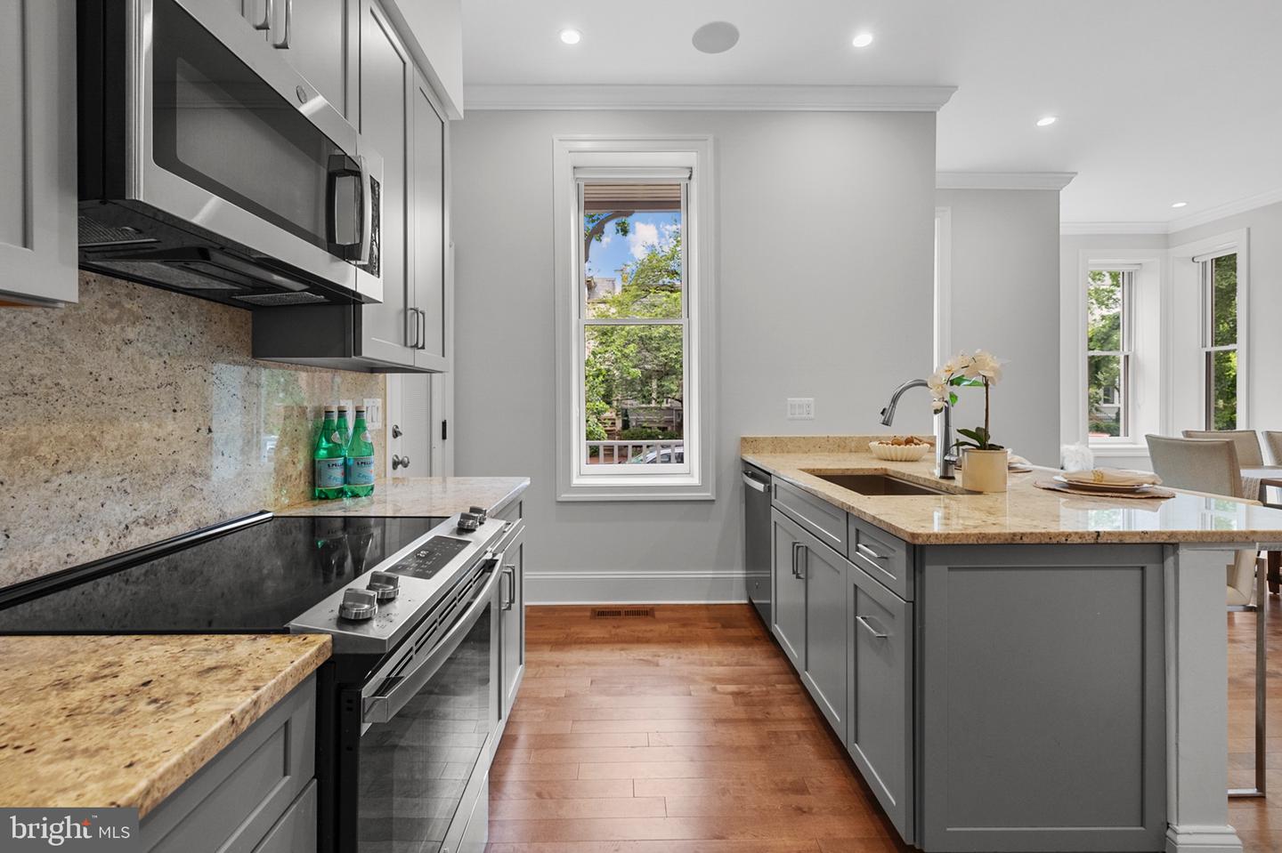 123 13TH ST SE, WASHINGTON, District Of Columbia 20003, 4 Bedrooms Bedrooms, ,3 BathroomsBathrooms,Residential,For sale,123 13TH ST SE,DCDC2203684 MLS # DCDC2203684