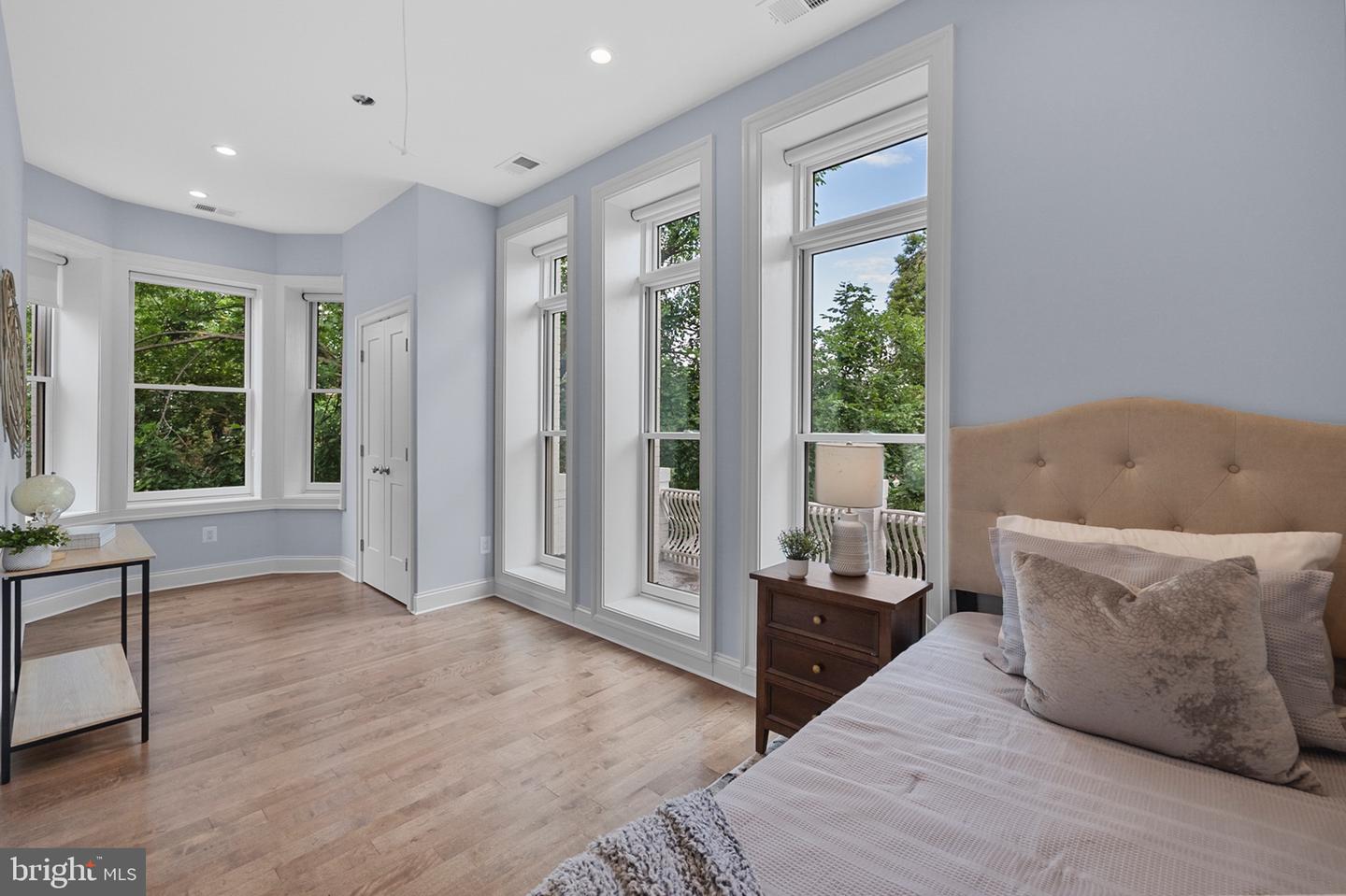 123 13TH ST SE, WASHINGTON, District Of Columbia 20003, 4 Bedrooms Bedrooms, ,3 BathroomsBathrooms,Residential,For sale,123 13TH ST SE,DCDC2203684 MLS # DCDC2203684