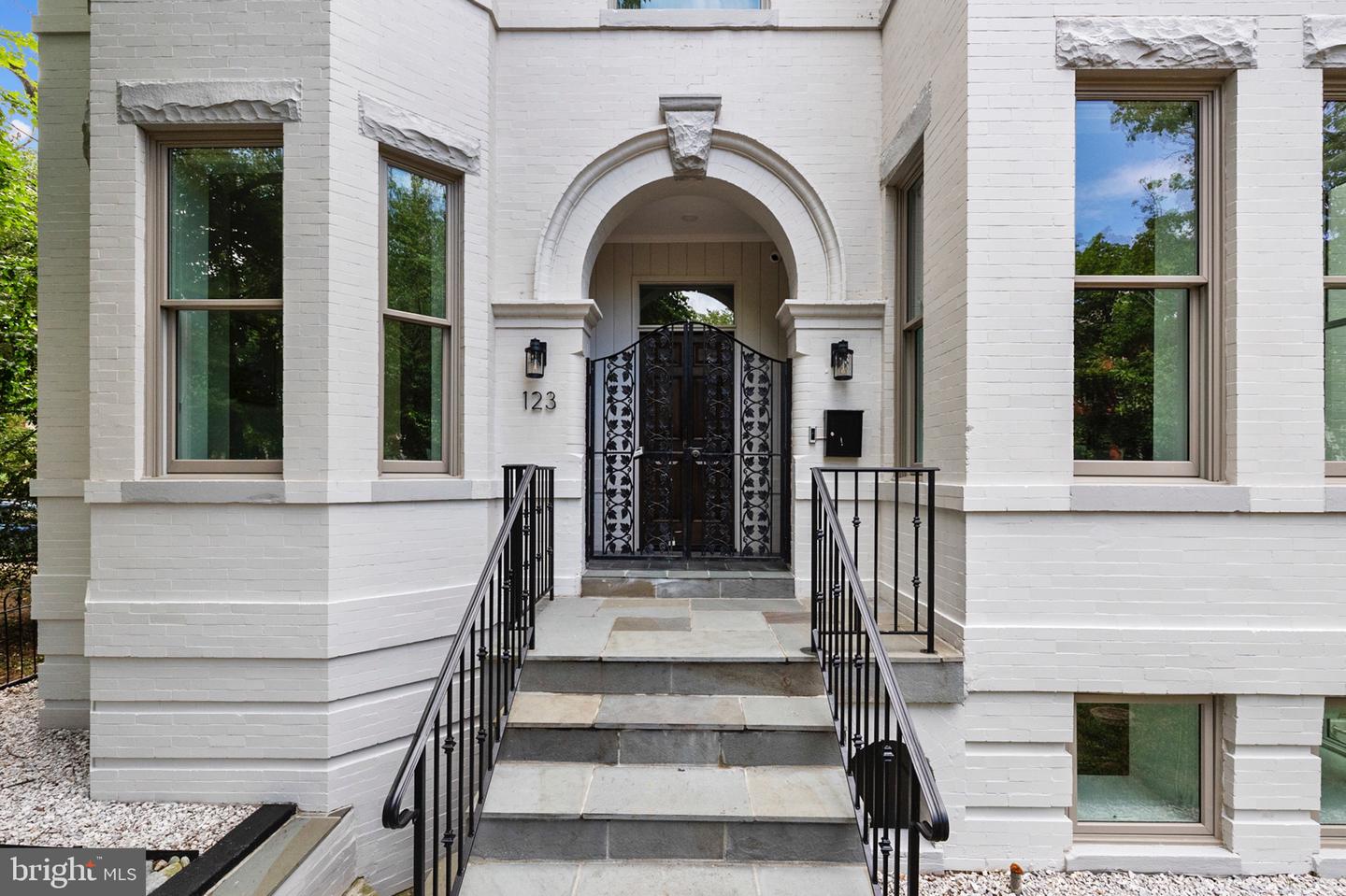 123 13TH ST SE, WASHINGTON, District Of Columbia 20003, 4 Bedrooms Bedrooms, ,3 BathroomsBathrooms,Residential,For sale,123 13TH ST SE,DCDC2203684 MLS # DCDC2203684