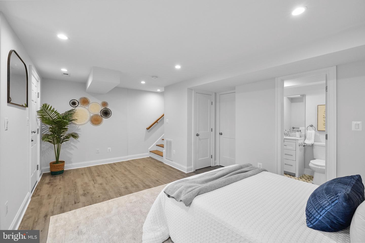 123 13TH ST SE, WASHINGTON, District Of Columbia 20003, 4 Bedrooms Bedrooms, ,3 BathroomsBathrooms,Residential,For sale,123 13TH ST SE,DCDC2203684 MLS # DCDC2203684