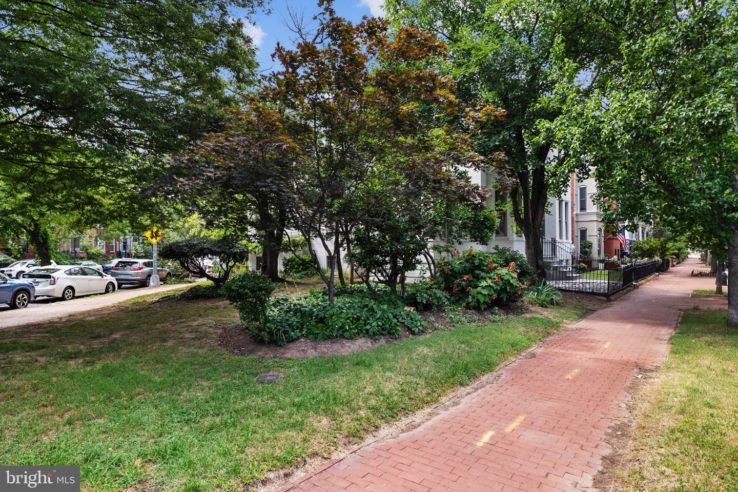 123 13TH ST SE, WASHINGTON, District Of Columbia 20003, 4 Bedrooms Bedrooms, ,3 BathroomsBathrooms,Residential,For sale,123 13TH ST SE,DCDC2203684 MLS # DCDC2203684