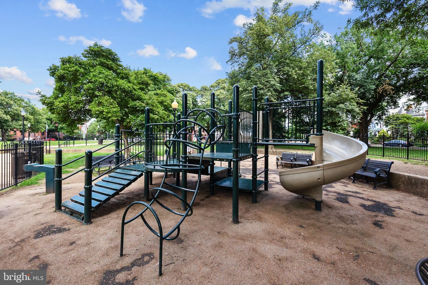 123 13TH ST SE, WASHINGTON, District Of Columbia 20003, 4 Bedrooms Bedrooms, ,3 BathroomsBathrooms,Residential,For sale,123 13TH ST SE,DCDC2203684 MLS # DCDC2203684