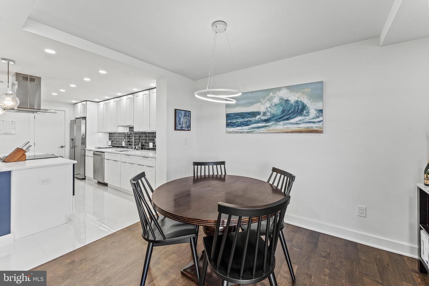 6101 EDSALL RD #1111, ALEXANDRIA, Virginia 22304, 2 Bedrooms Bedrooms, ,2 BathroomsBathrooms,Residential,For sale,6101 EDSALL RD #1111,VAAX2046230 MLS # VAAX2046230
