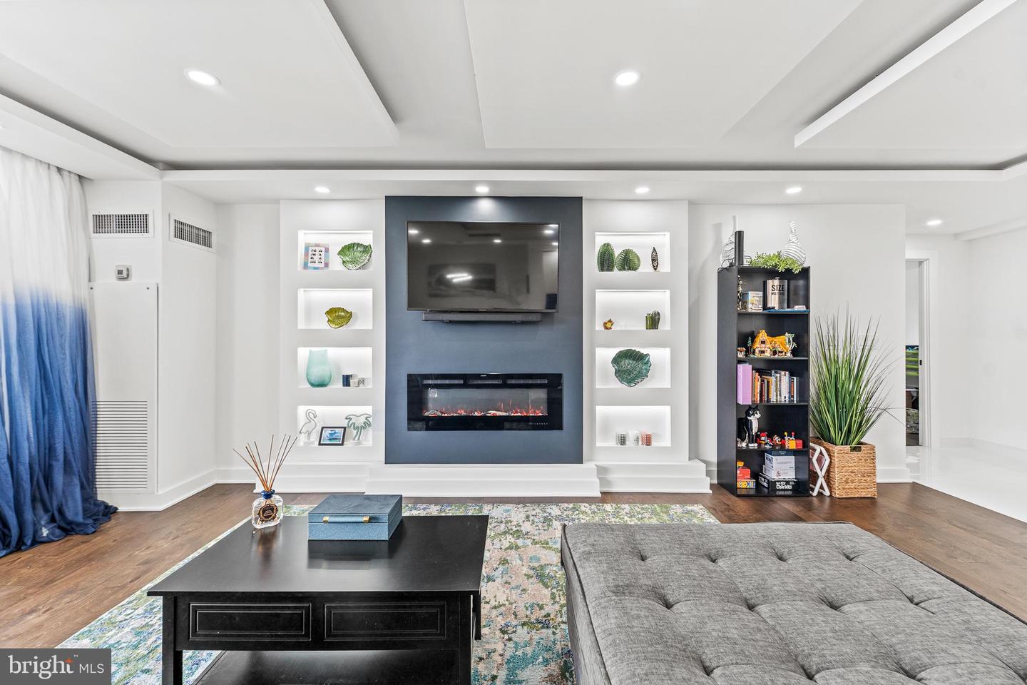 6101 EDSALL RD #1111, ALEXANDRIA, Virginia 22304, 2 Bedrooms Bedrooms, ,2 BathroomsBathrooms,Residential,For sale,6101 EDSALL RD #1111,VAAX2046230 MLS # VAAX2046230