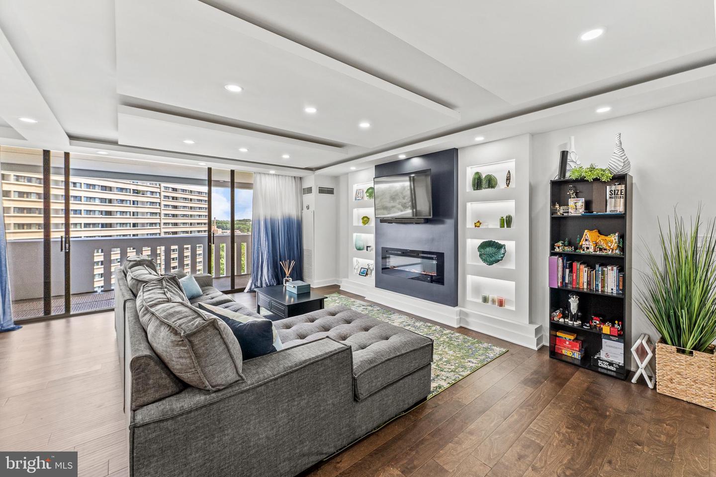 6101 EDSALL RD #1111, ALEXANDRIA, Virginia 22304, 2 Bedrooms Bedrooms, ,2 BathroomsBathrooms,Residential,For sale,6101 EDSALL RD #1111,VAAX2046230 MLS # VAAX2046230