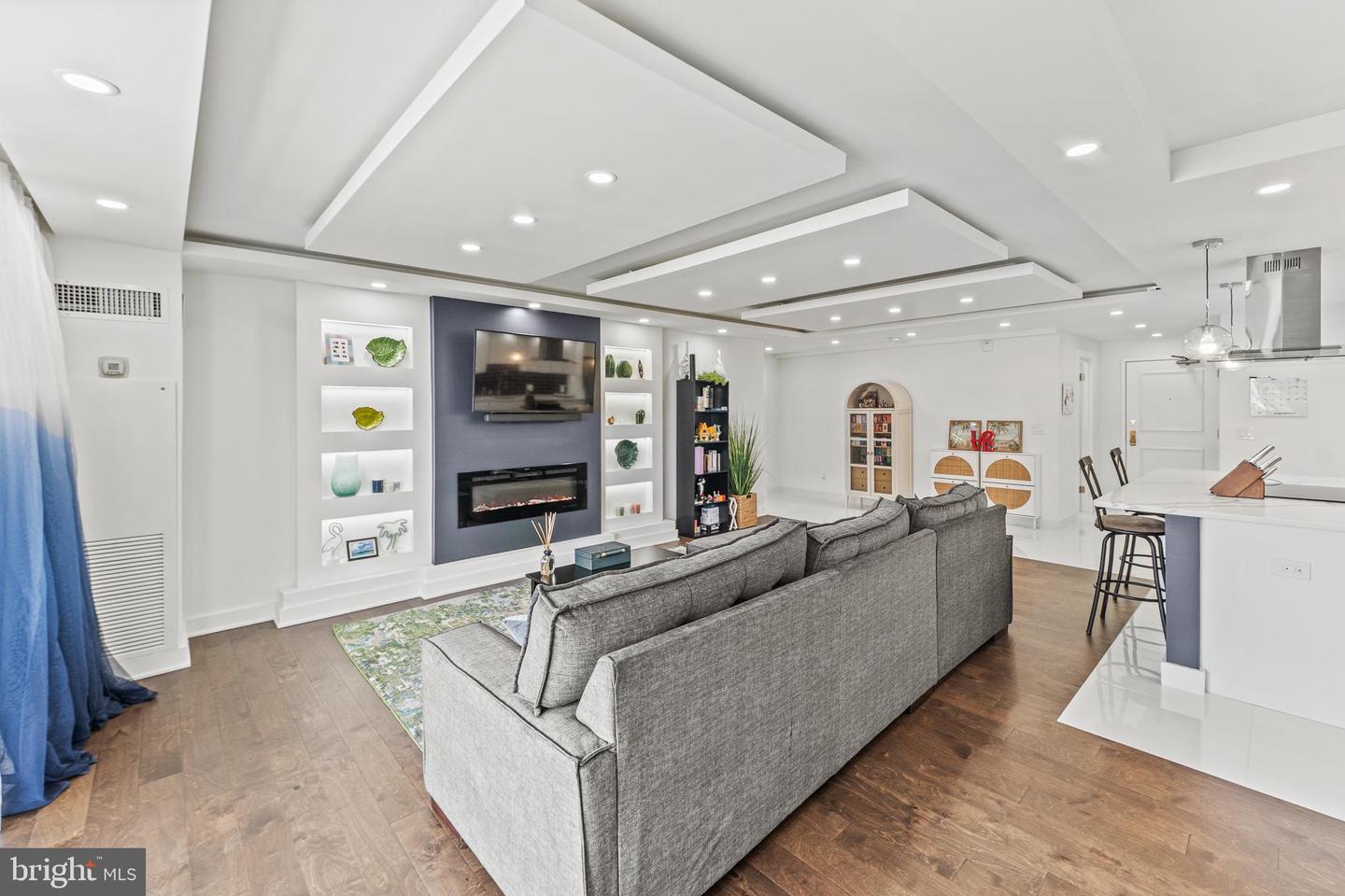 6101 EDSALL RD #1111, ALEXANDRIA, Virginia 22304, 2 Bedrooms Bedrooms, ,2 BathroomsBathrooms,Residential,For sale,6101 EDSALL RD #1111,VAAX2046230 MLS # VAAX2046230