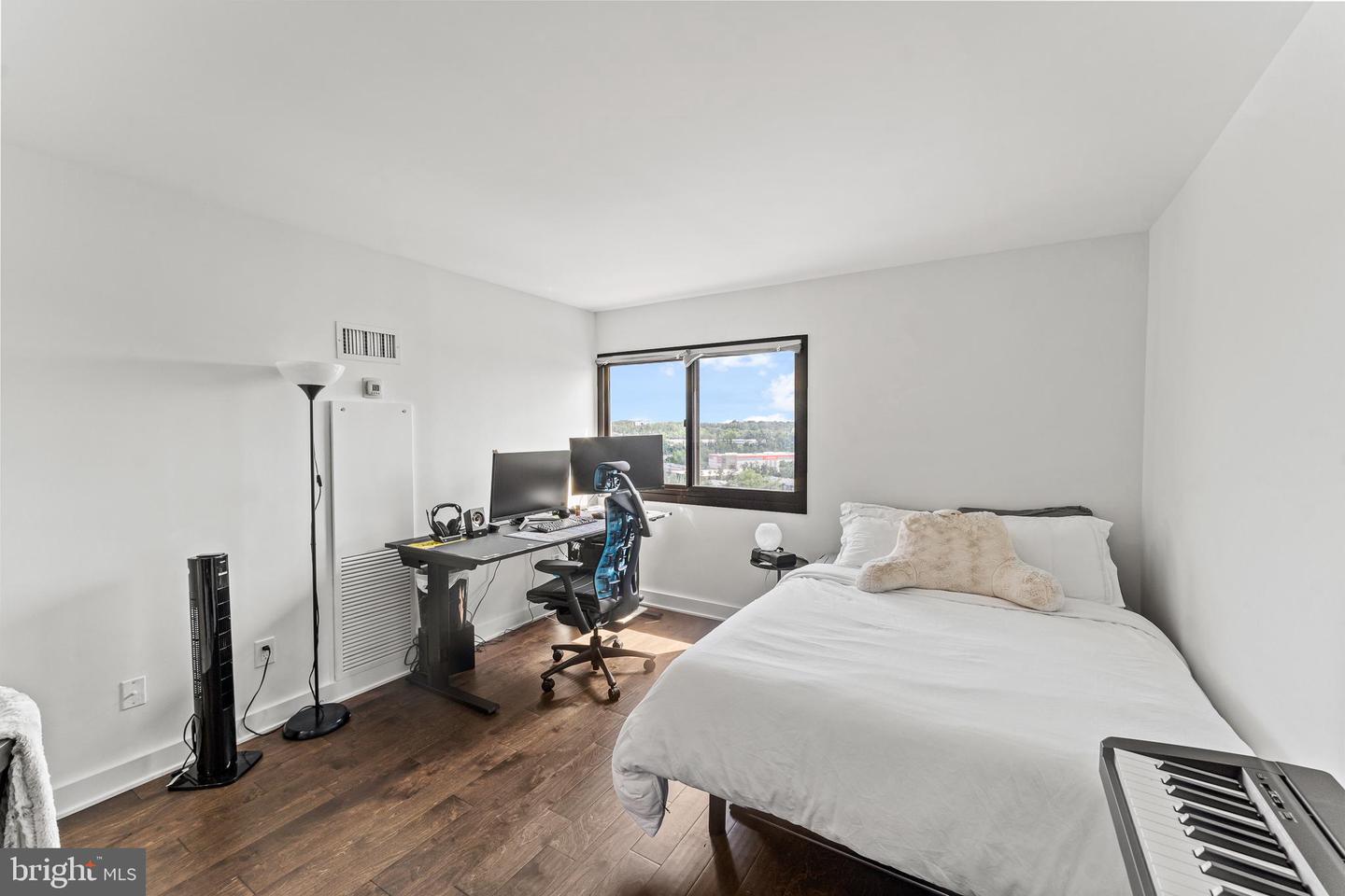 6101 EDSALL RD #1111, ALEXANDRIA, Virginia 22304, 2 Bedrooms Bedrooms, ,2 BathroomsBathrooms,Residential,For sale,6101 EDSALL RD #1111,VAAX2046230 MLS # VAAX2046230