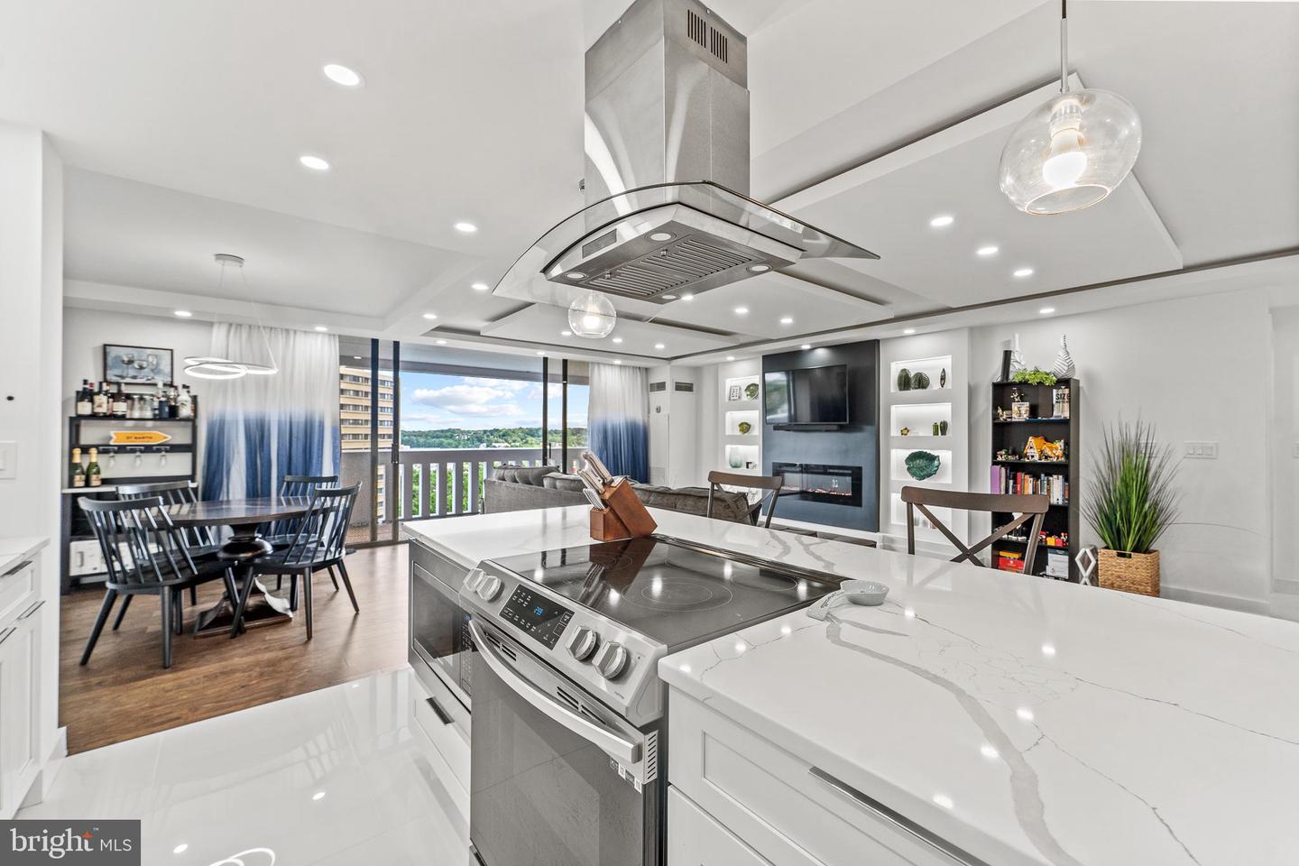 6101 EDSALL RD #1111, ALEXANDRIA, Virginia 22304, 2 Bedrooms Bedrooms, ,2 BathroomsBathrooms,Residential,For sale,6101 EDSALL RD #1111,VAAX2046230 MLS # VAAX2046230