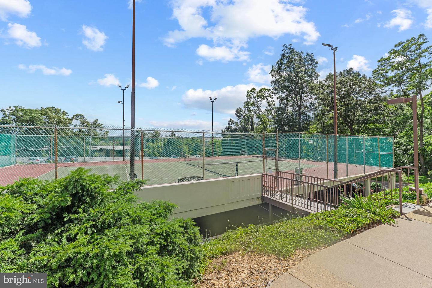 6101 EDSALL RD #1111, ALEXANDRIA, Virginia 22304, 2 Bedrooms Bedrooms, ,2 BathroomsBathrooms,Residential,For sale,6101 EDSALL RD #1111,VAAX2046230 MLS # VAAX2046230