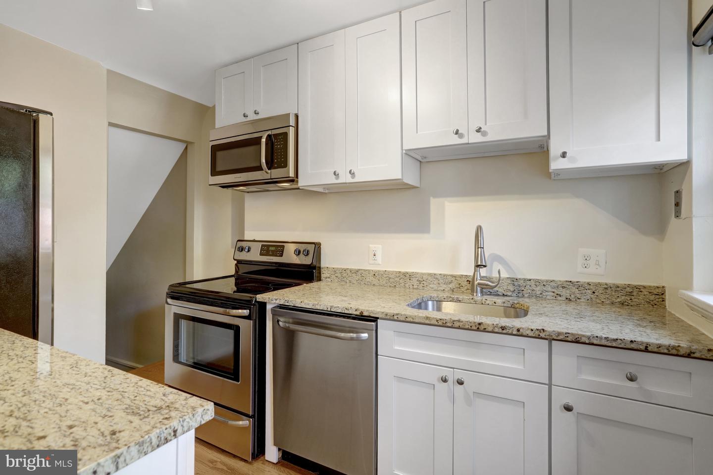 4725 31ST ST S, ARLINGTON, Virginia 22206, 2 Bedrooms Bedrooms, ,2 BathroomsBathrooms,Residential,For sale,4725 31ST ST S,VAAR2059090 MLS # VAAR2059090