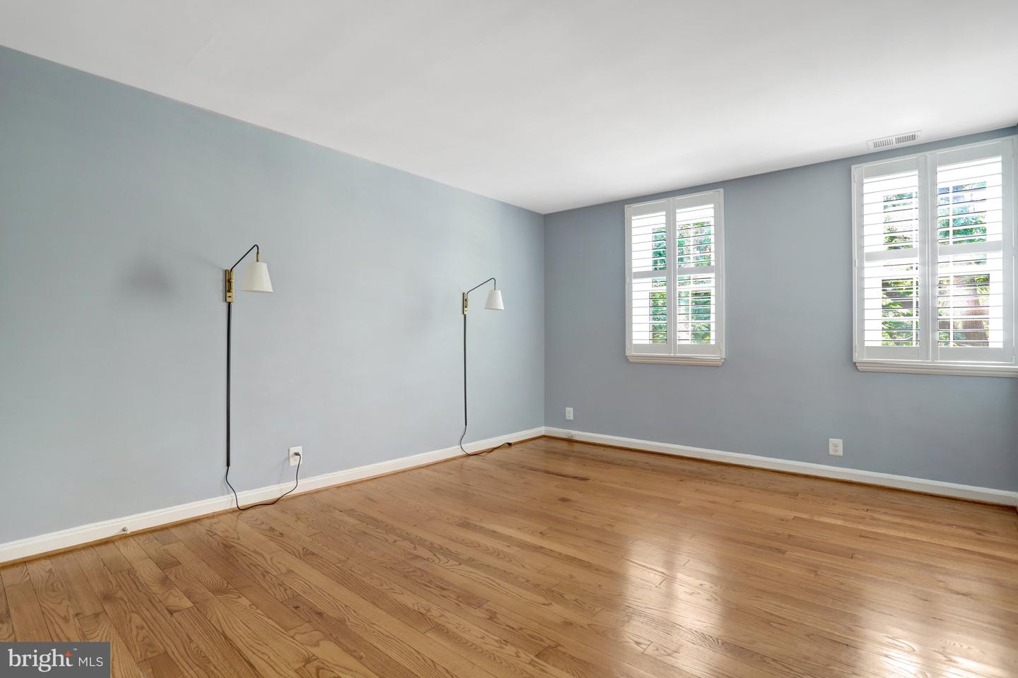 4725 31ST ST S, ARLINGTON, Virginia 22206, 2 Bedrooms Bedrooms, ,2 BathroomsBathrooms,Residential,For sale,4725 31ST ST S,VAAR2059090 MLS # VAAR2059090