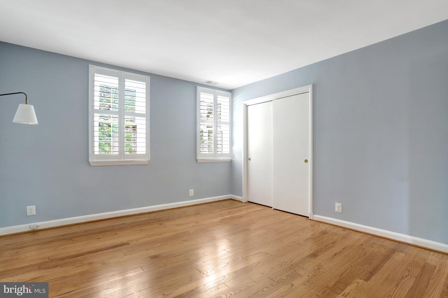 4725 31ST ST S, ARLINGTON, Virginia 22206, 2 Bedrooms Bedrooms, ,2 BathroomsBathrooms,Residential,For sale,4725 31ST ST S,VAAR2059090 MLS # VAAR2059090