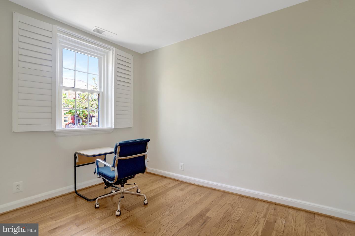 4725 31ST ST S, ARLINGTON, Virginia 22206, 2 Bedrooms Bedrooms, ,2 BathroomsBathrooms,Residential,For sale,4725 31ST ST S,VAAR2059090 MLS # VAAR2059090